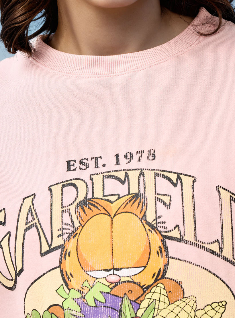 Garfield Print Crew Neck Sweatshirt-women-winterwear-hoodiesandsweatshirts-sweatshirts-image-5
