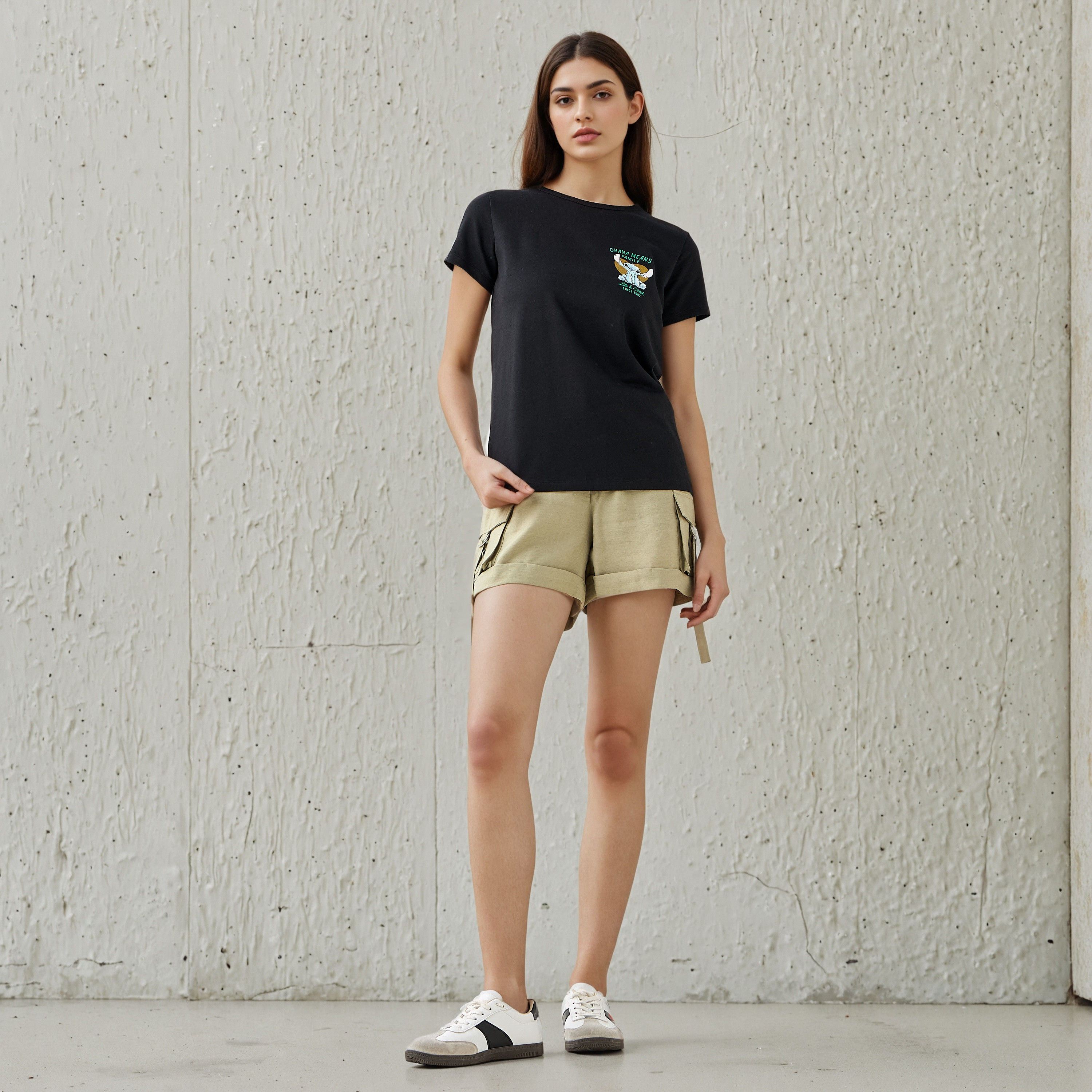 تيشيرت بياقة ضيقة وطبعات-women-clothing-tshirts-image-2