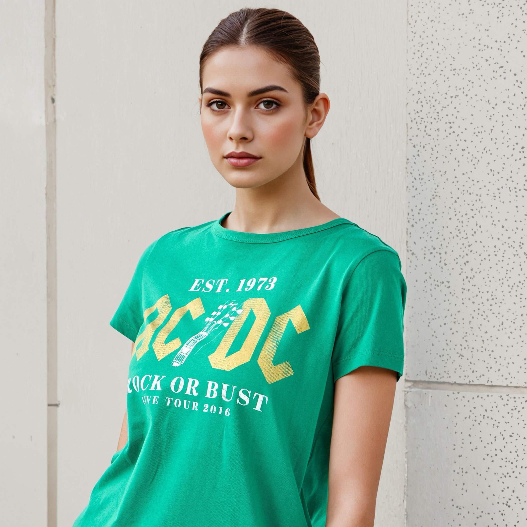 تيشيرت بياقة ضيقة وطبعات-women-clothing-tshirts-image-4