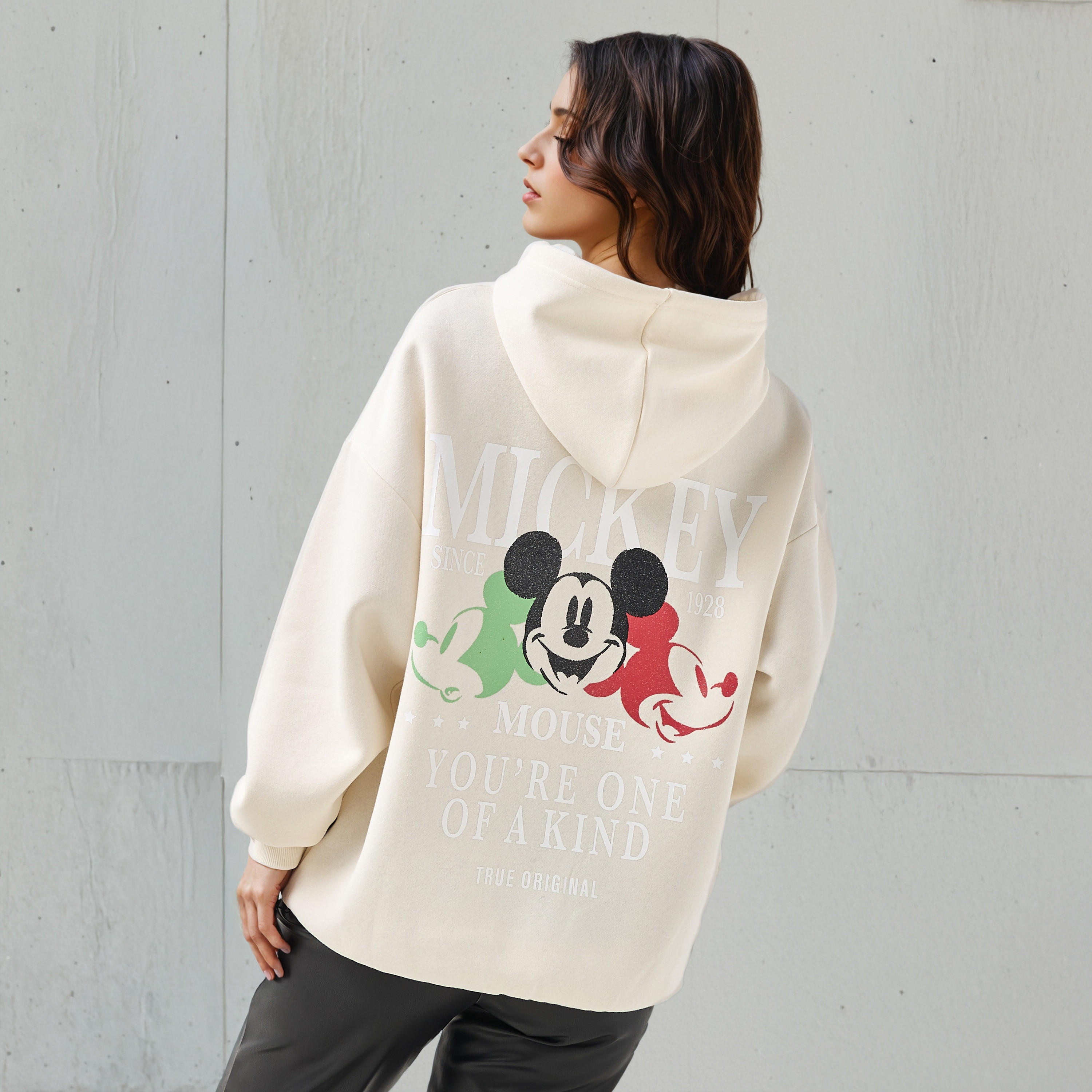 Mickey Mouse Oversized Hoodie with UAE National Day Print-women-winterwear-hoodiesandsweatshirts-hoodies-image-1
