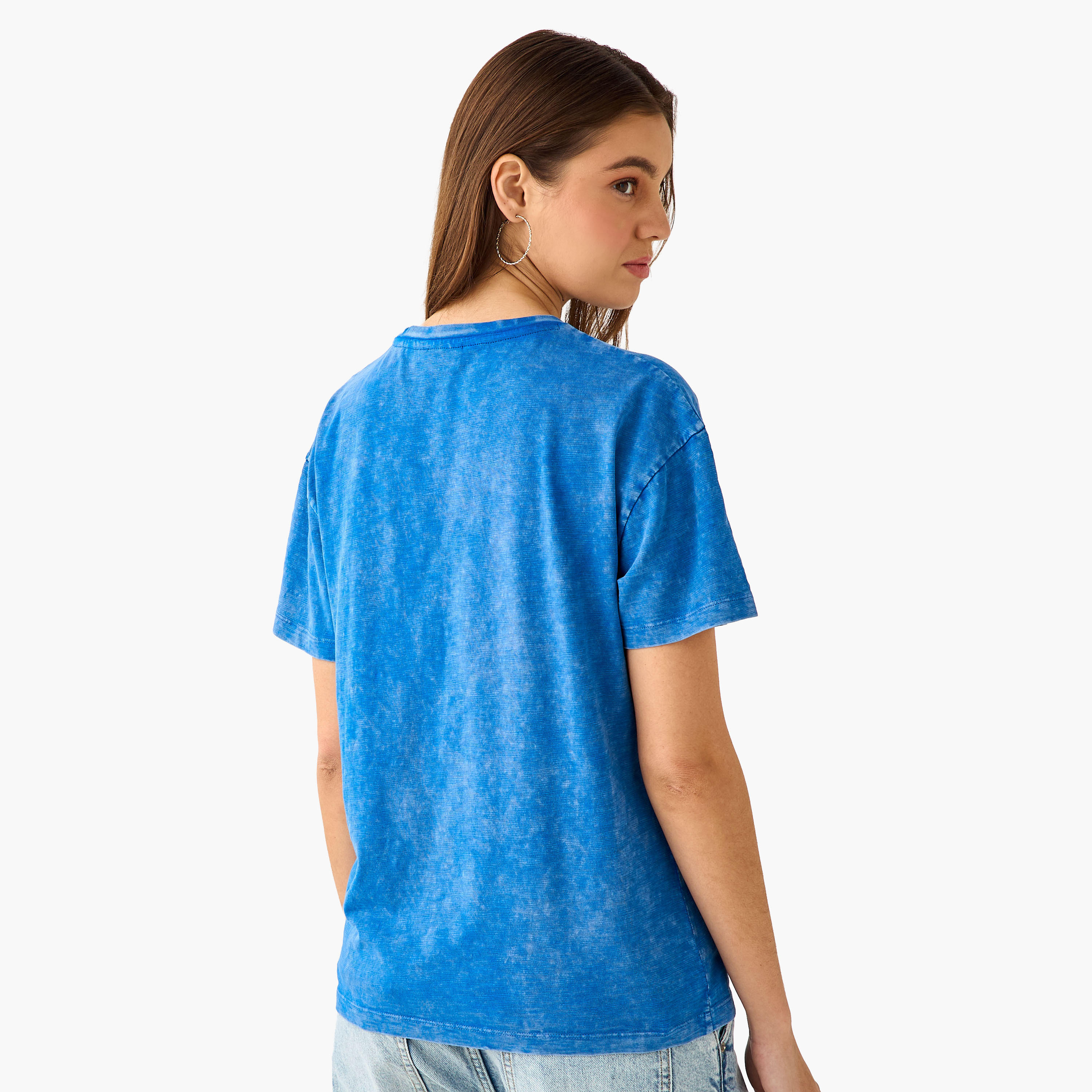 تيشيرت قطن مغسول بقصة مريحة وطبعات-women-clothing-tshirts-image-5