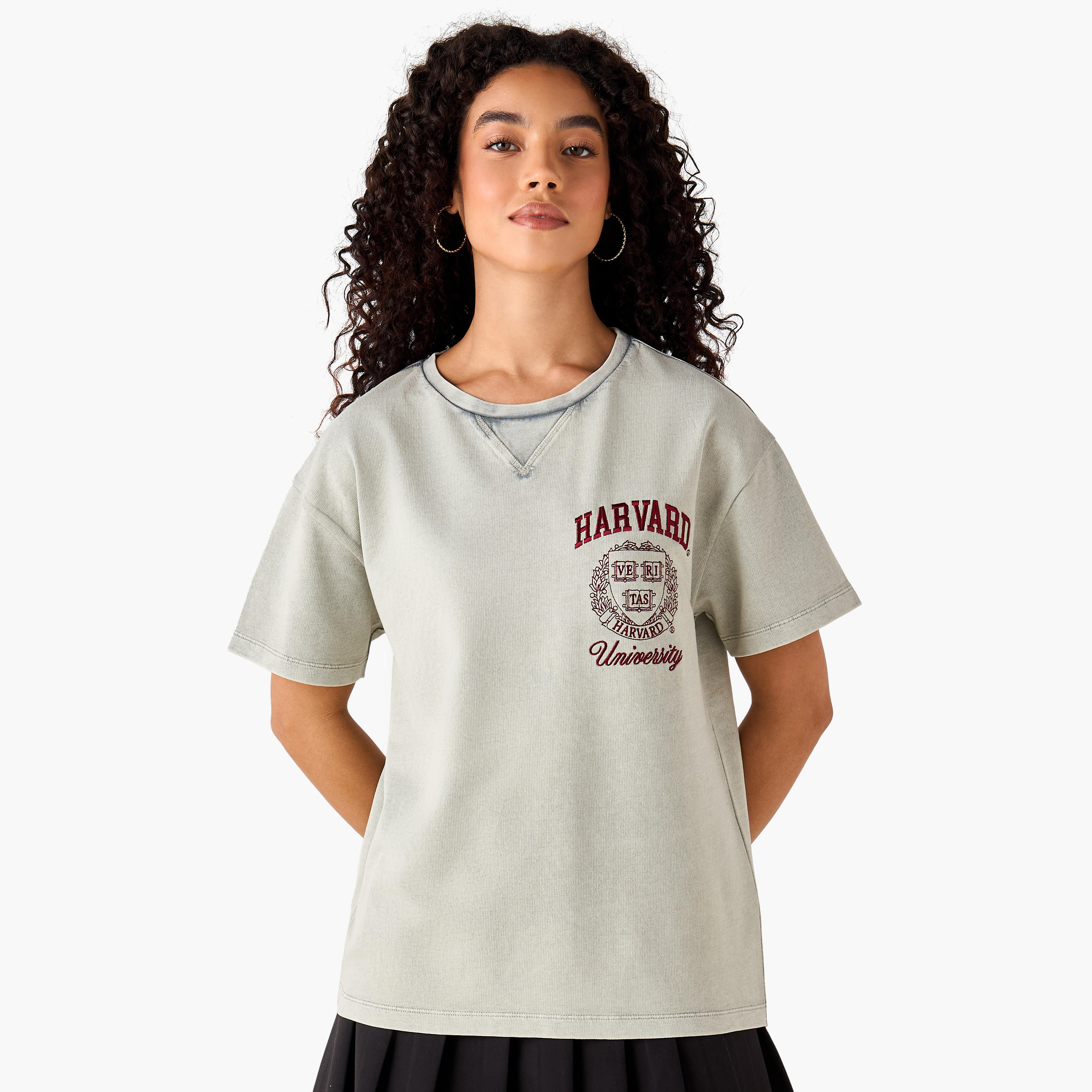 تيشيرت جامعة هارفارد أوفر سايز من القطن المغسول-women-clothing-tshirts-image-5