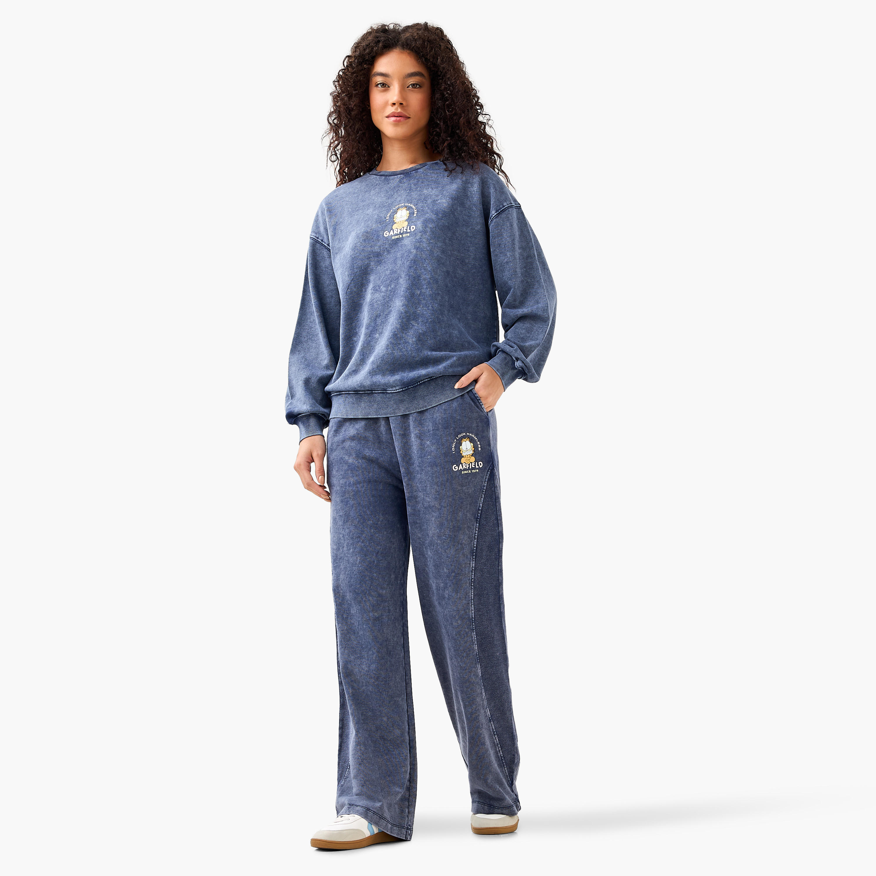 سويت شيرت فضفاض بطبعة غارفيلد-women-clothing-coordsets-image-2