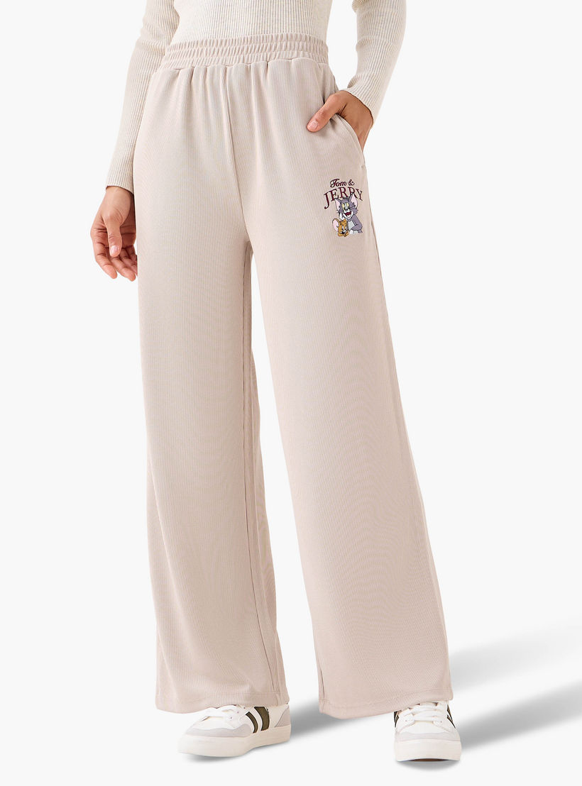بنطلون رياضي توم وجيري بأرجل واسعة وخصر مريح-women-clothing-coordsets-image-2