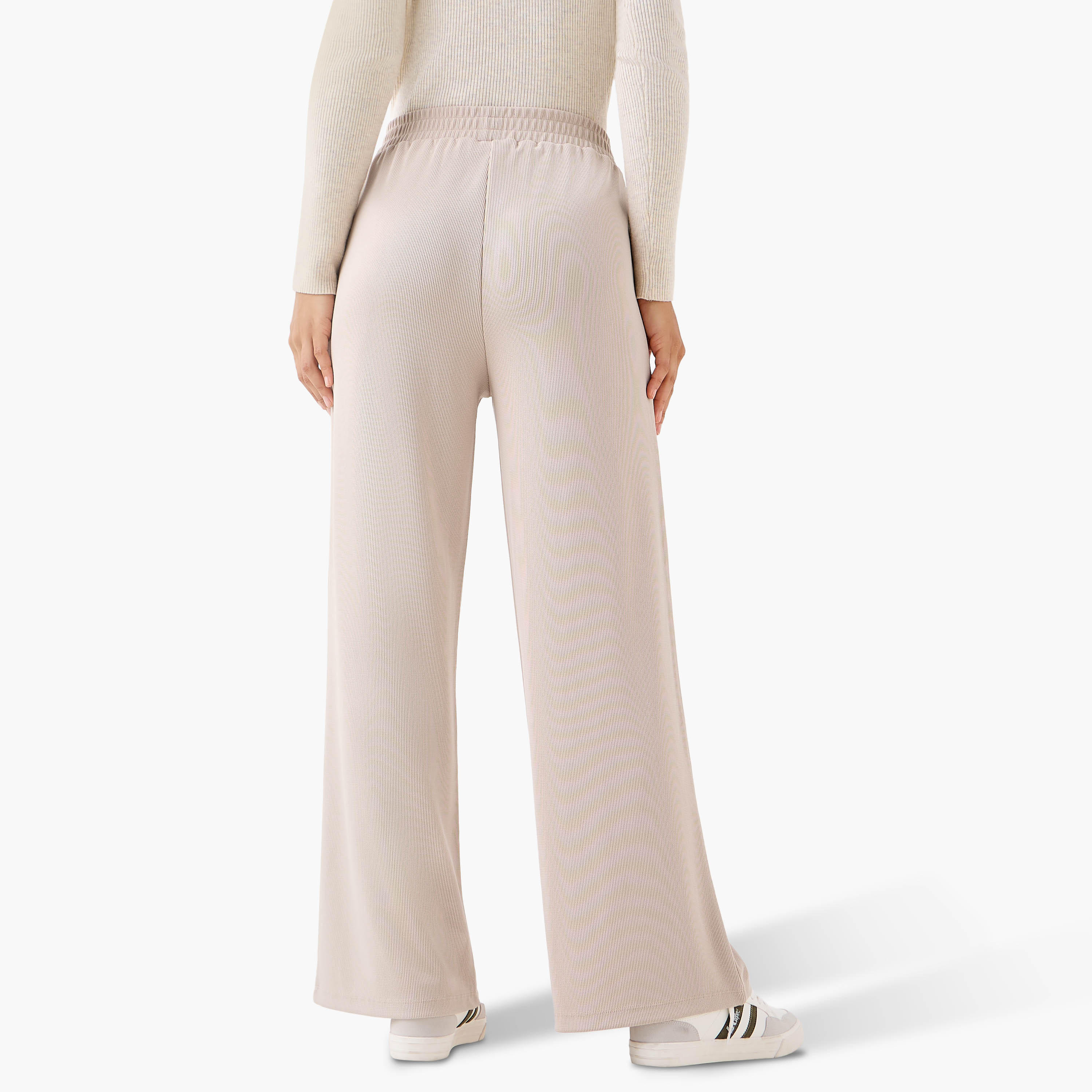 بنطلون رياضي توم وجيري بأرجل واسعة وخصر مريح-women-clothing-coordsets-image-5