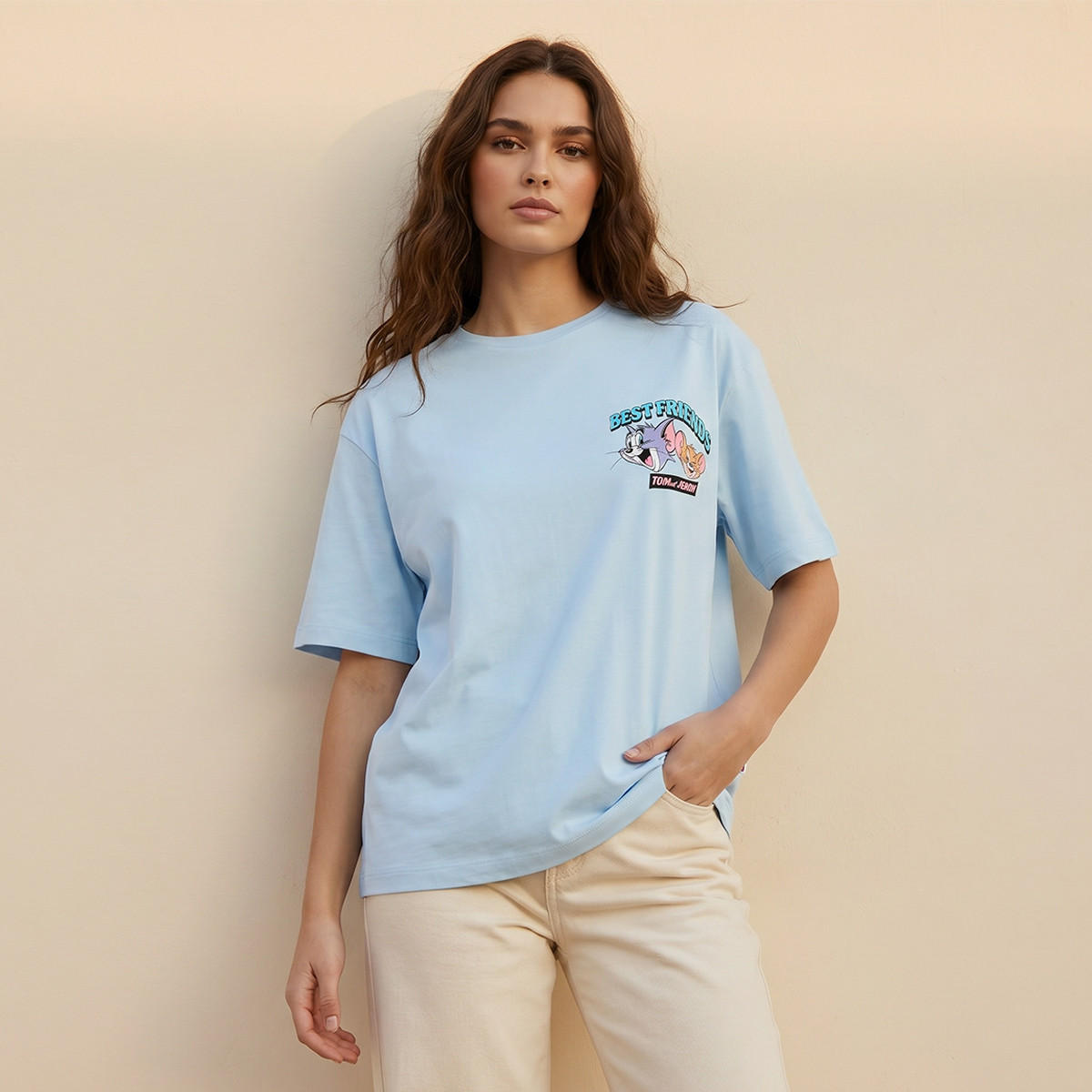 تيشيرت بقصّة بوكسي وطبعات توم وجيري-women-clothing-tshirts-image-1