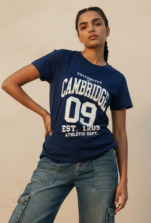 تيشيرت قطن بقصة عادية وطبعات كامبريدج-women-clothing-tshirts-image-1