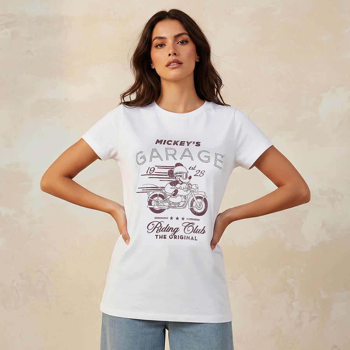 تيشيرت قطن بقصة عادية وطبعات ميكي ماوس-women-clothing-tshirts-image-1