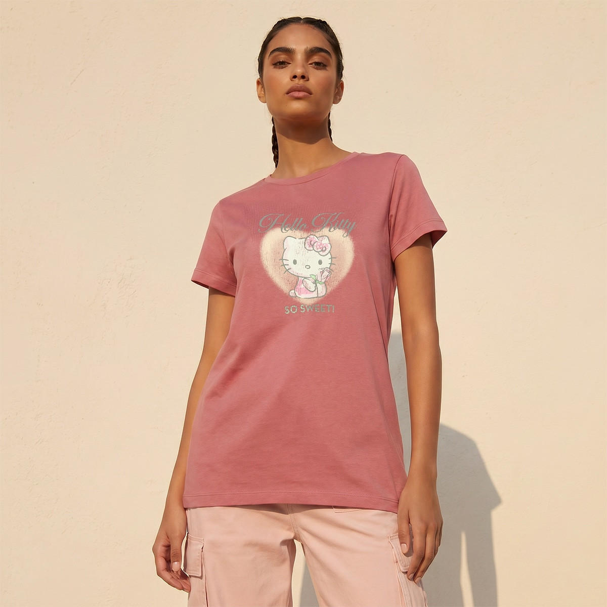 تيشيرت قطن بياقة ضيقة وطبعات هيلو كيتي-women-clothing-tshirts-image-1