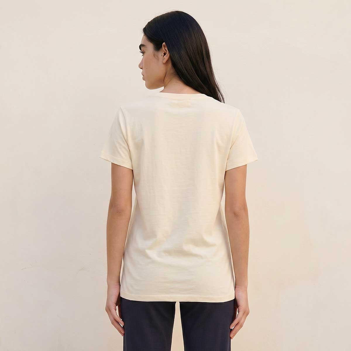 تيشيرت قطن بقصّة عادية وزخارف سنوبي-women-clothing-tshirts-image-4