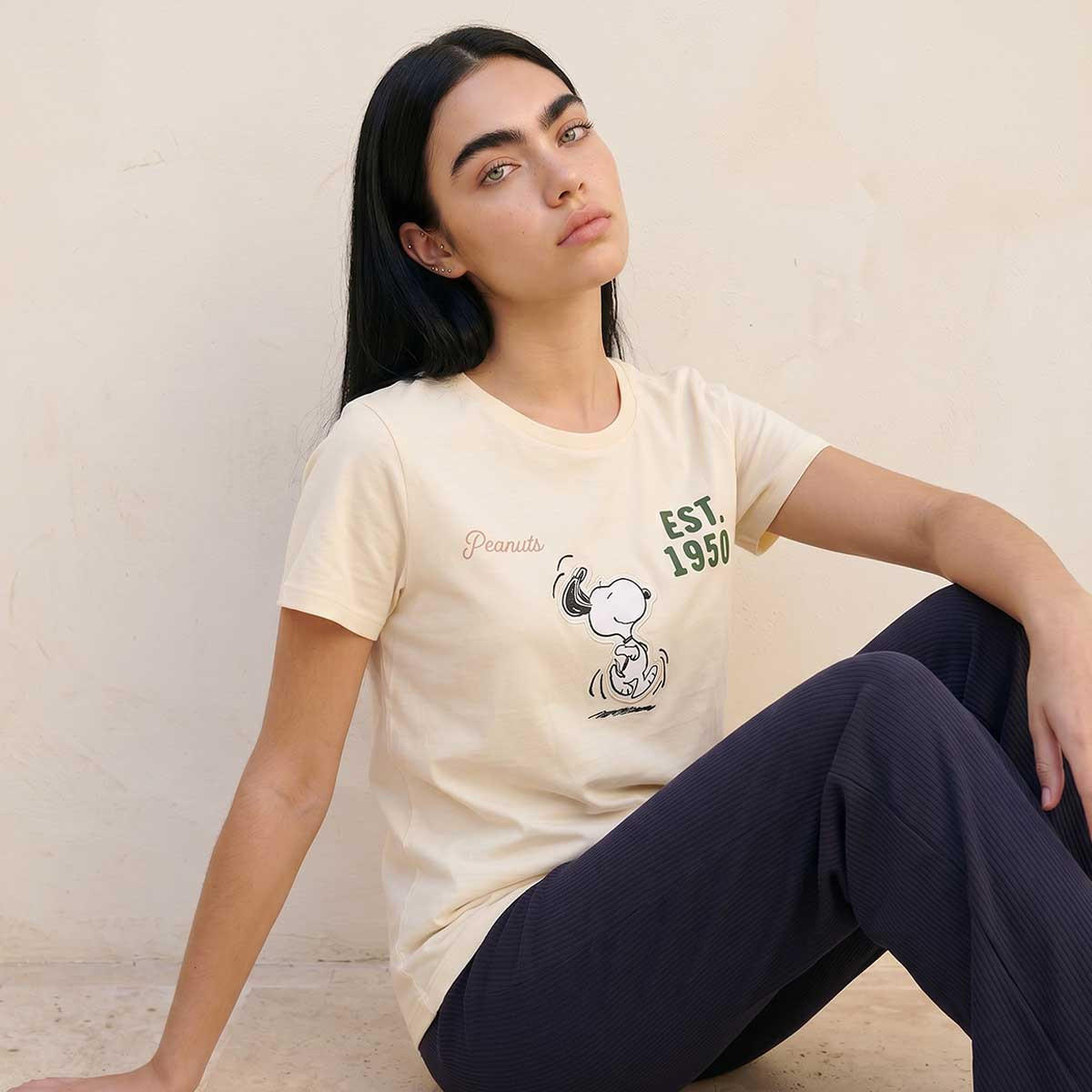 تيشيرت قطن بقصّة عادية وزخارف سنوبي-women-clothing-tshirts-image-6