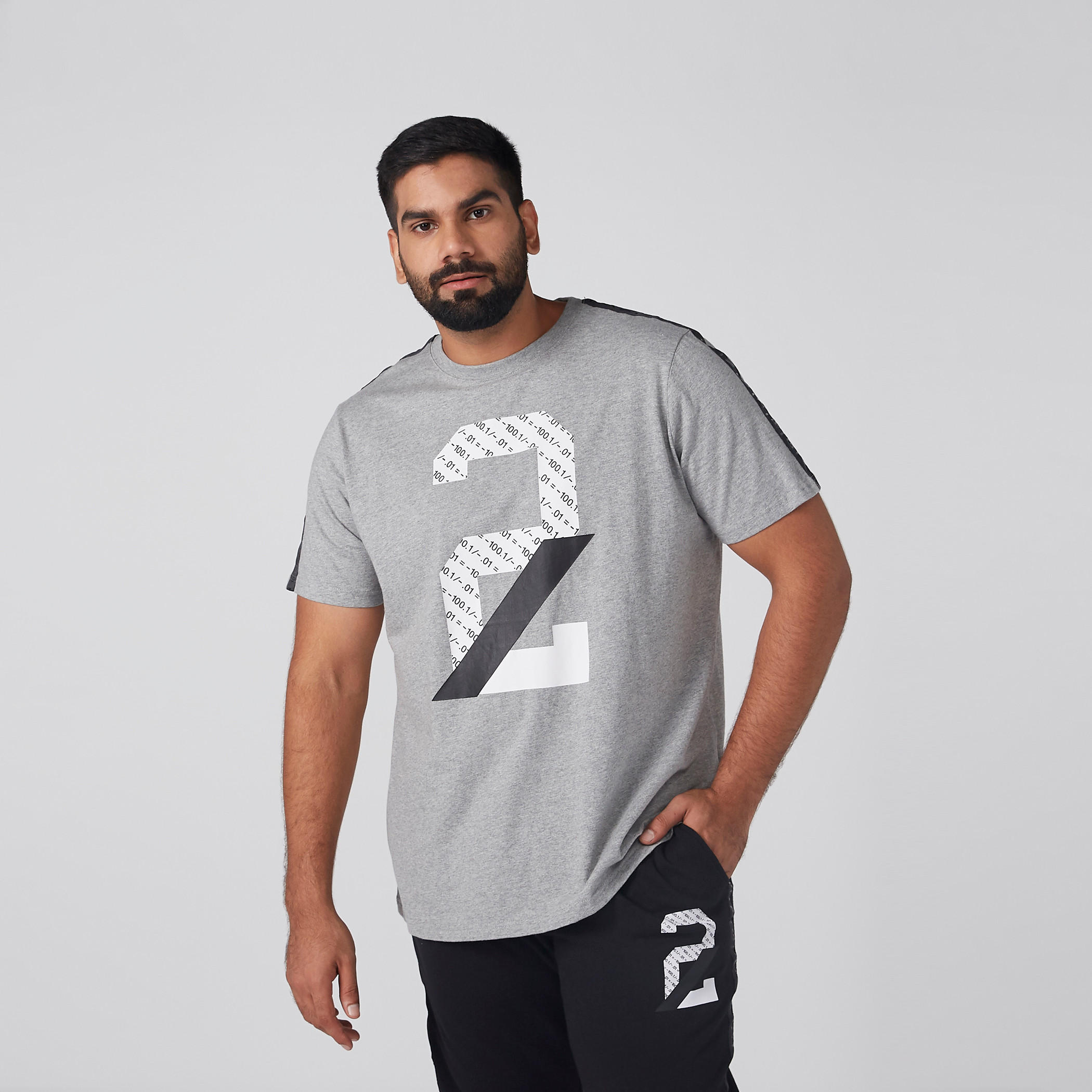 تيشيرت بياقة مستديرة وأكمام قصيرة وطبعات-men-clothing-tshirtsandpolos-tshirts-image-1