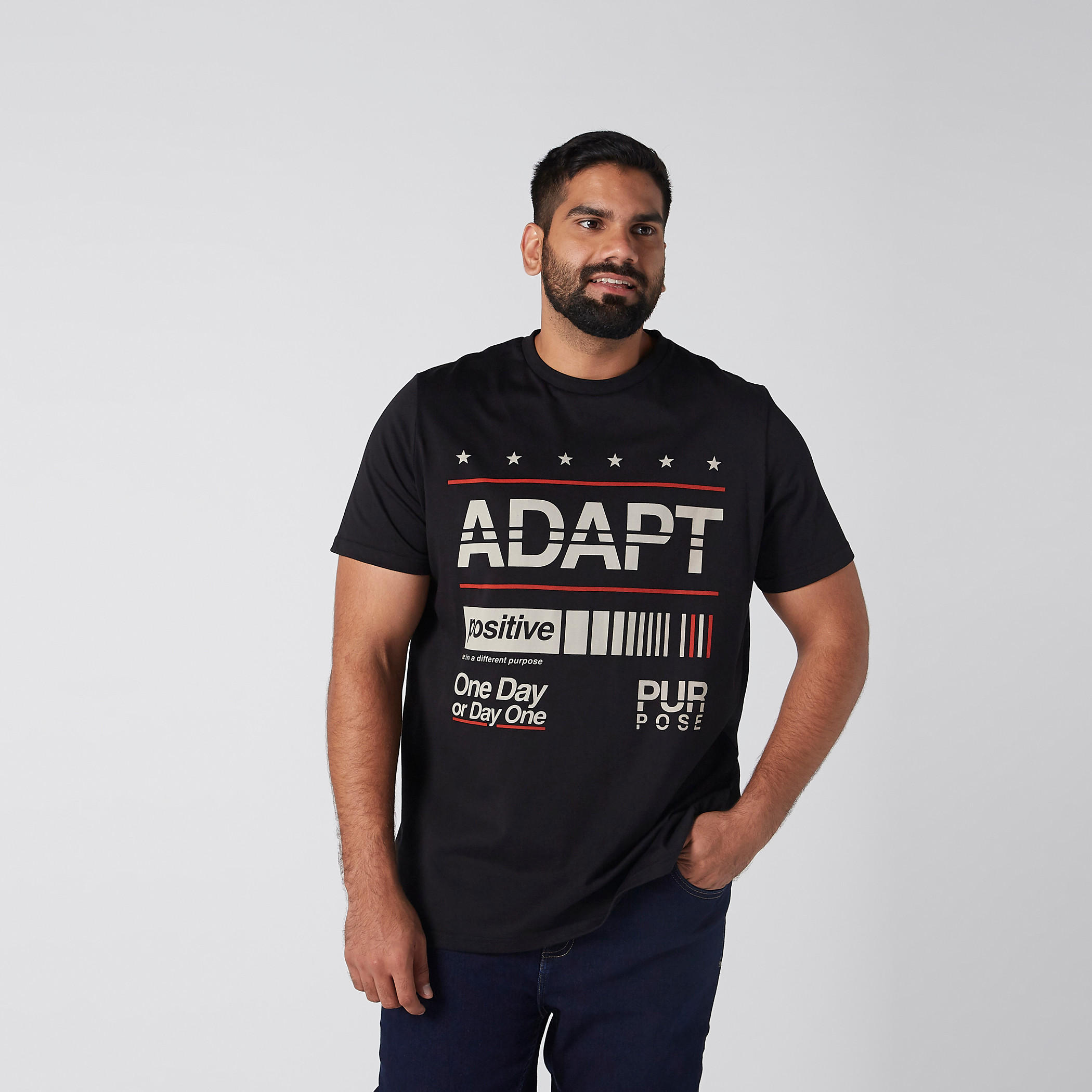 تيشيرت بياقة مستديرة وأكمام قصيرة وطبعات-men-clothing-tshirtsandpolos-tshirts-image-1