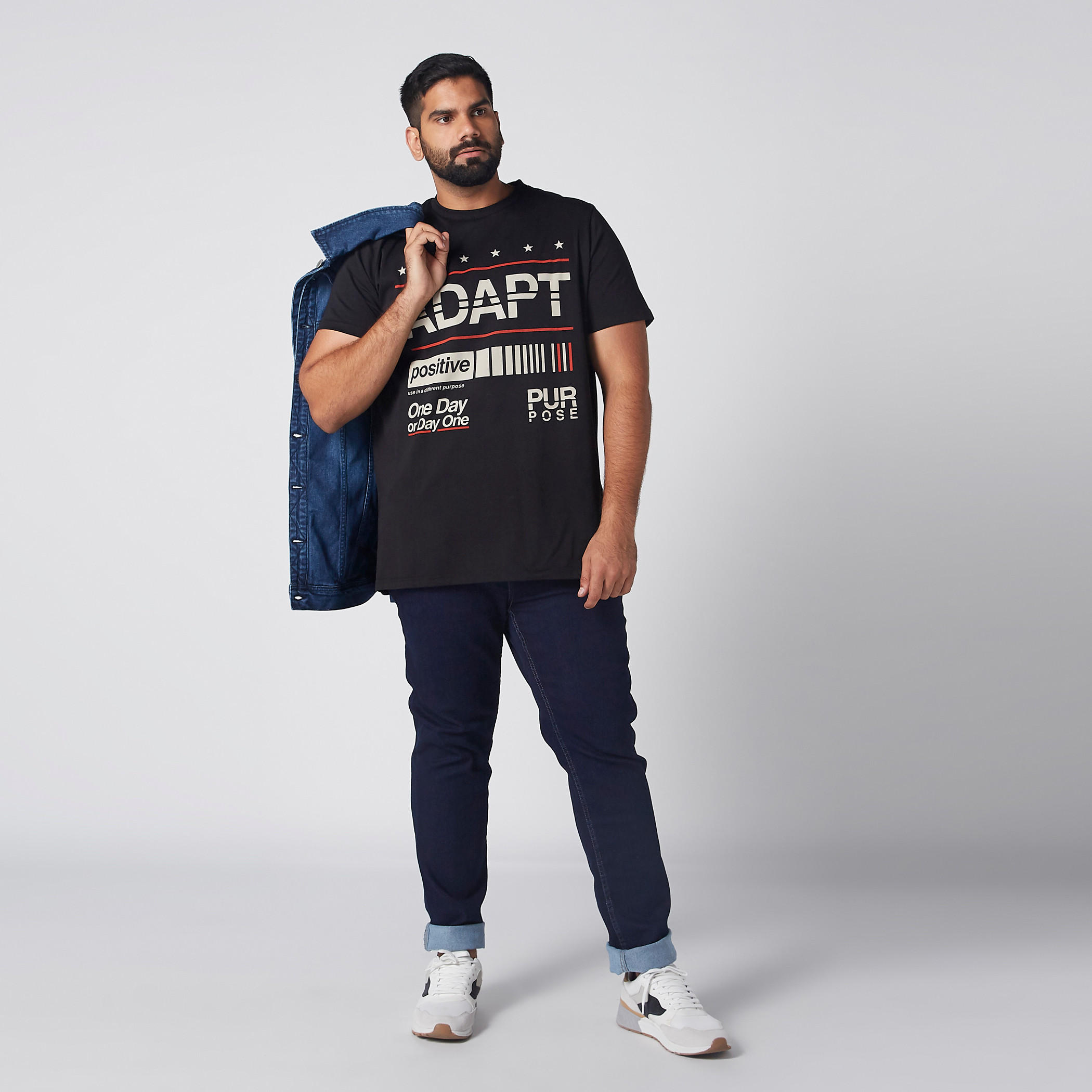 تيشيرت بياقة مستديرة وأكمام قصيرة وطبعات-men-clothing-tshirtsandpolos-tshirts-image-2