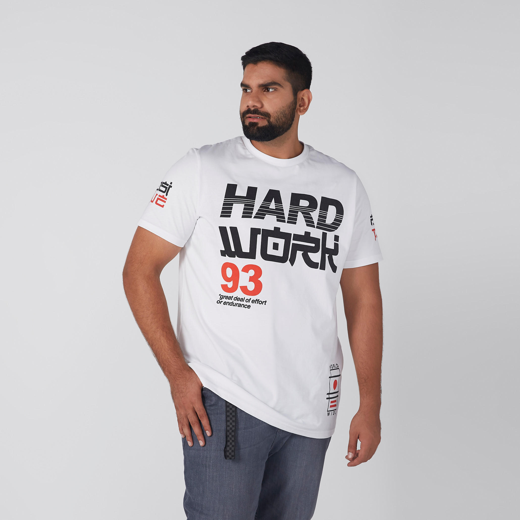 تيشيرت بياقة مستديرة وأكمام قصيرة وطبعات-men-clothing-tshirtsandpolos-tshirts-image-1