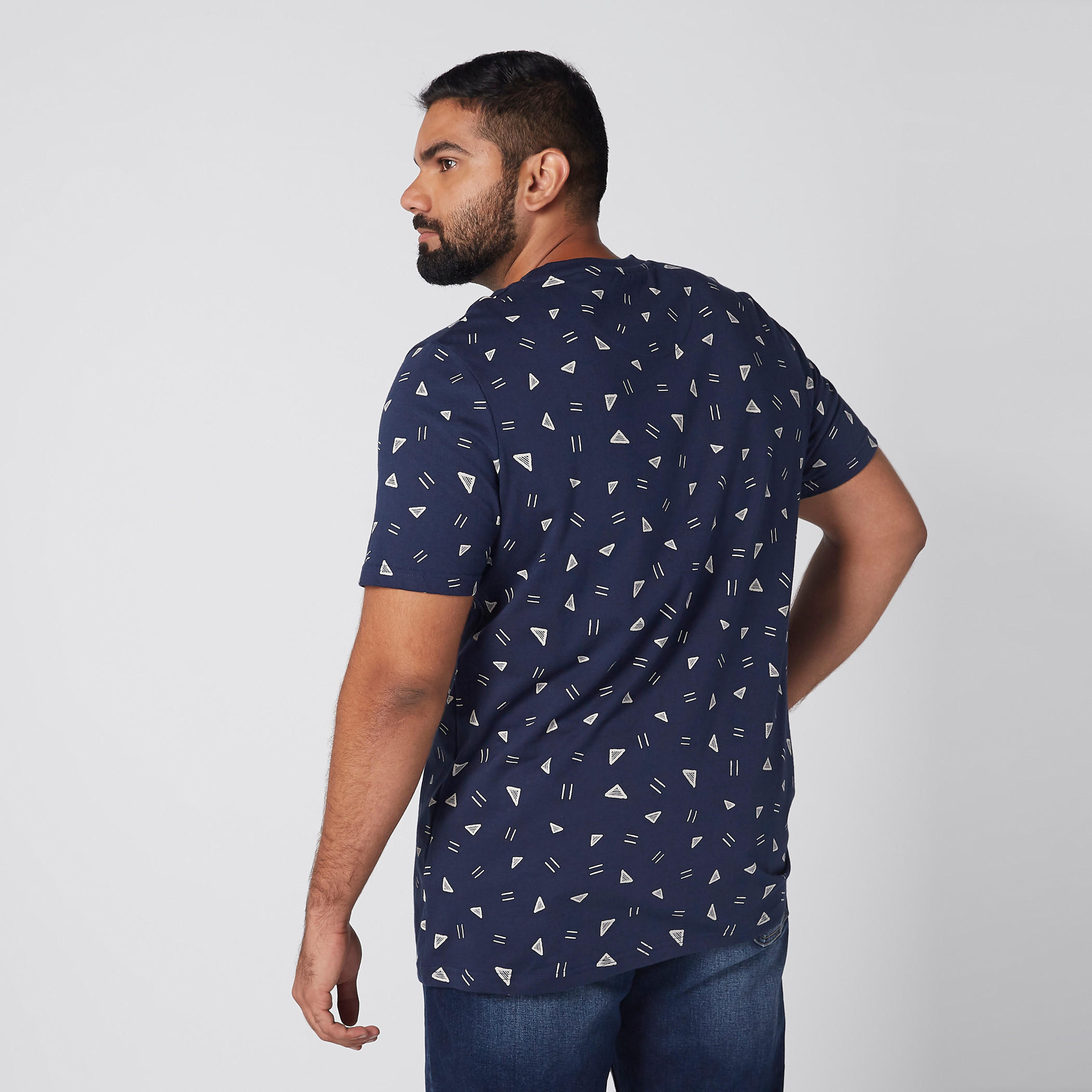 تيشيرت بياقة مستديرة وأكمام قصيرة وطبعات-men-clothing-tshirtsandpolos-tshirts-image-3