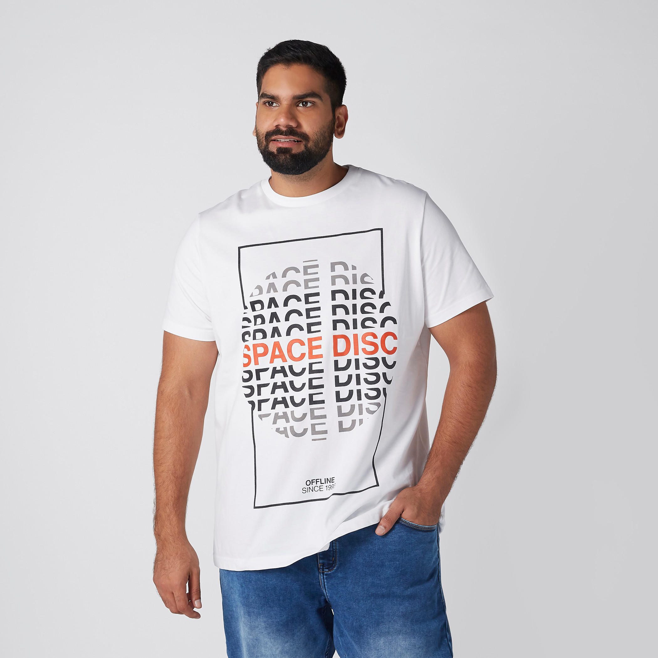 تيشيرت بياقة ضيّقة وأكمام قصيرة وطبعات-men-clothing-tshirtsandpolos-tshirts-image-1