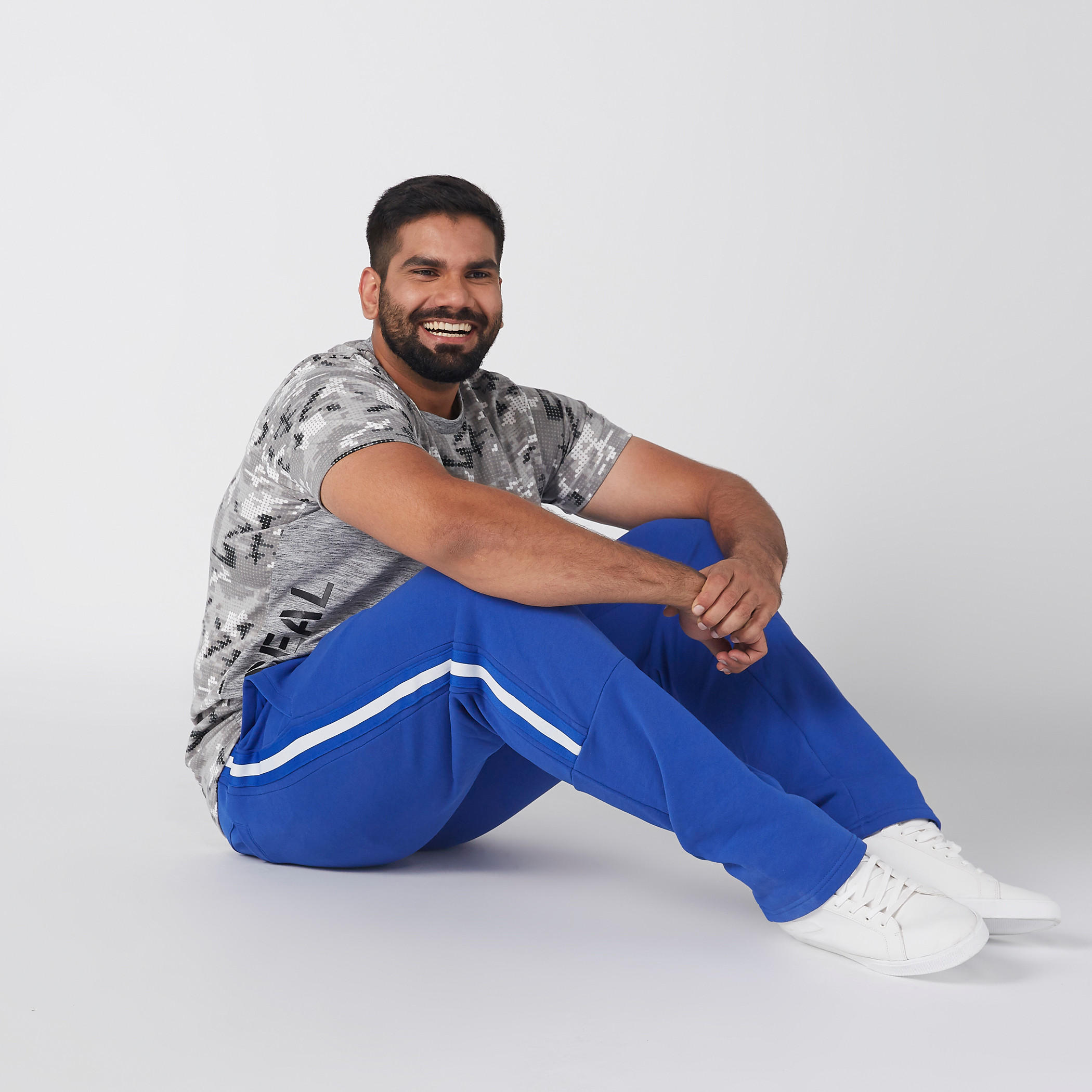 تيشيرت بأكمام قصيرة وطبعات-men-clothing-tshirtsandpolos-tshirts-image-2