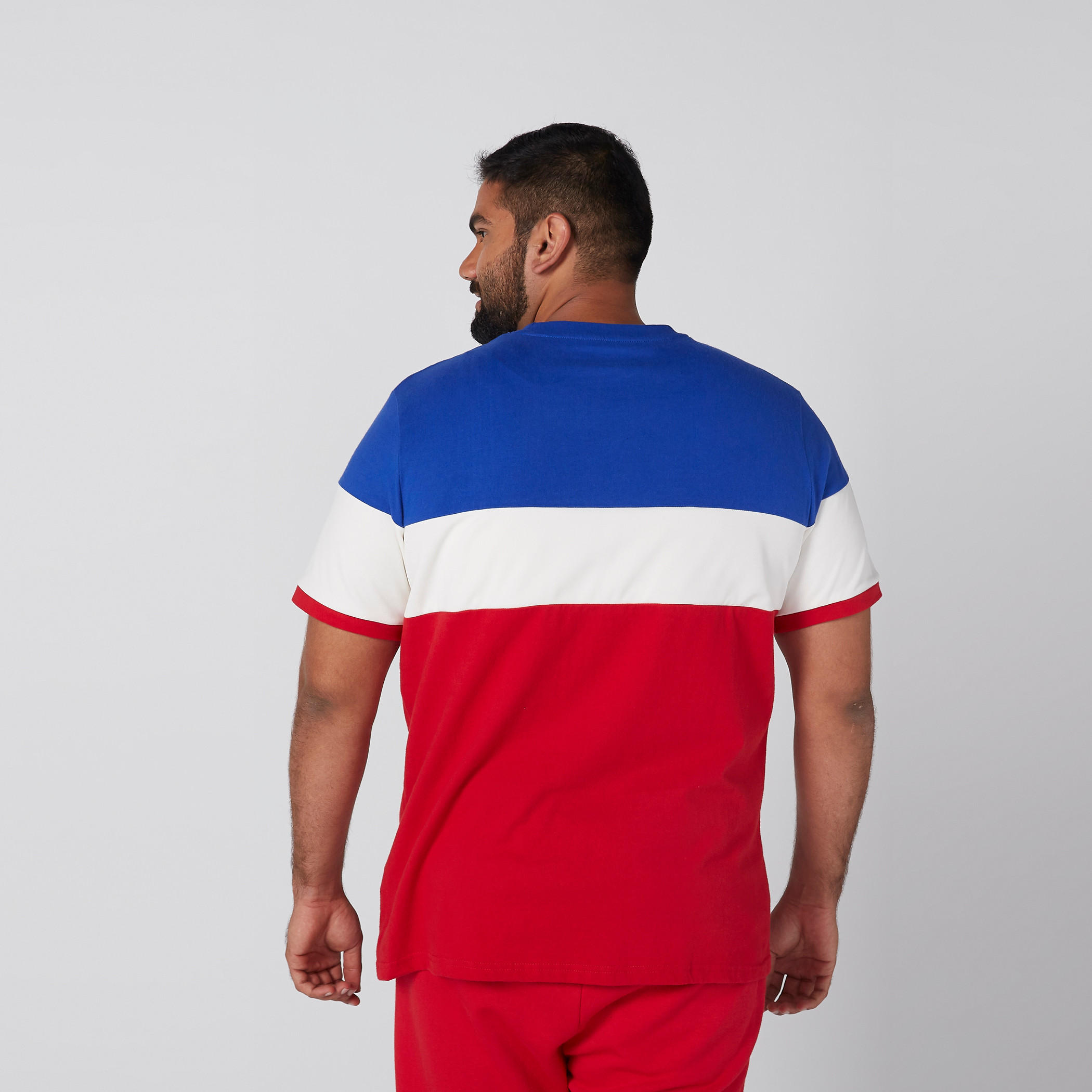 تيشيرت بياقة ضيّقة وتصاميم مغايرة-men-clothing-tshirtsandpolos-tshirts-image-1