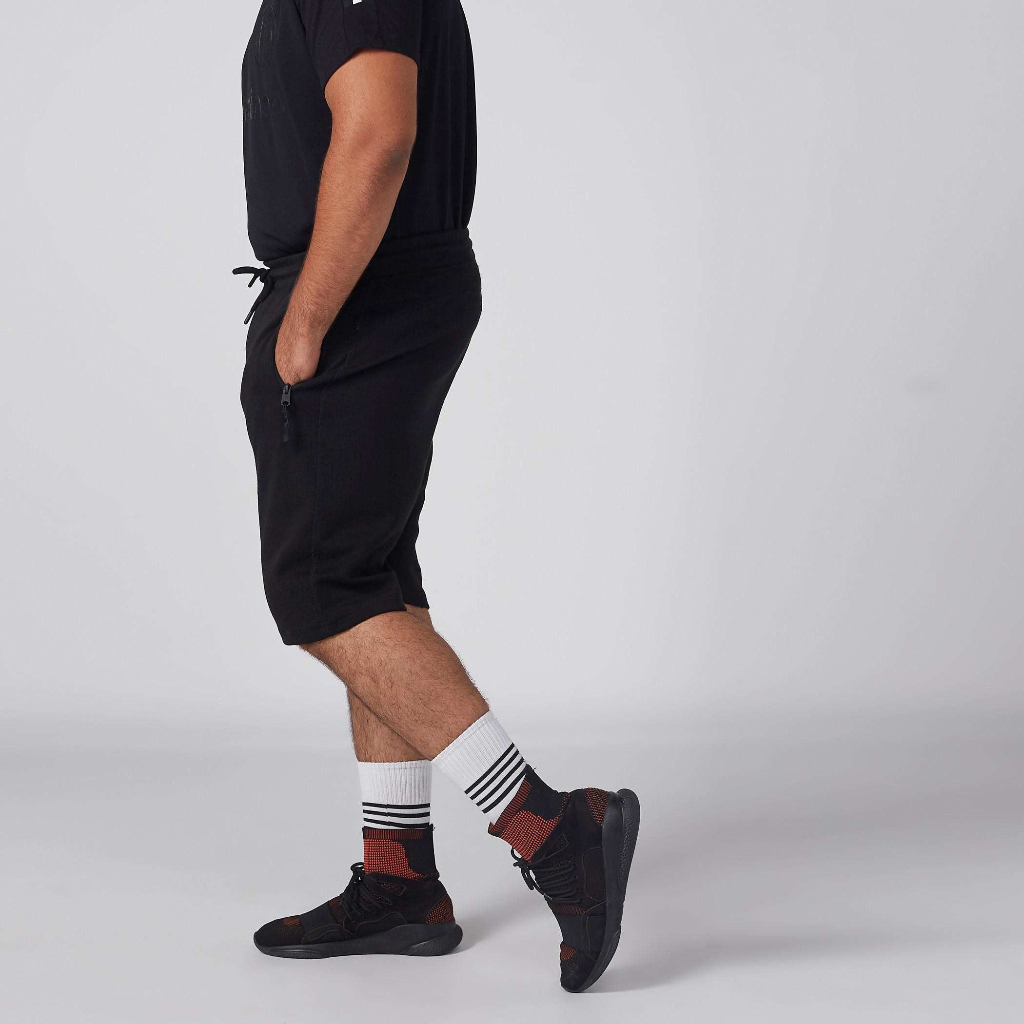 شورت بخصر مطّاطي وجيوب-men-clothing-bottoms-shorts-image-3