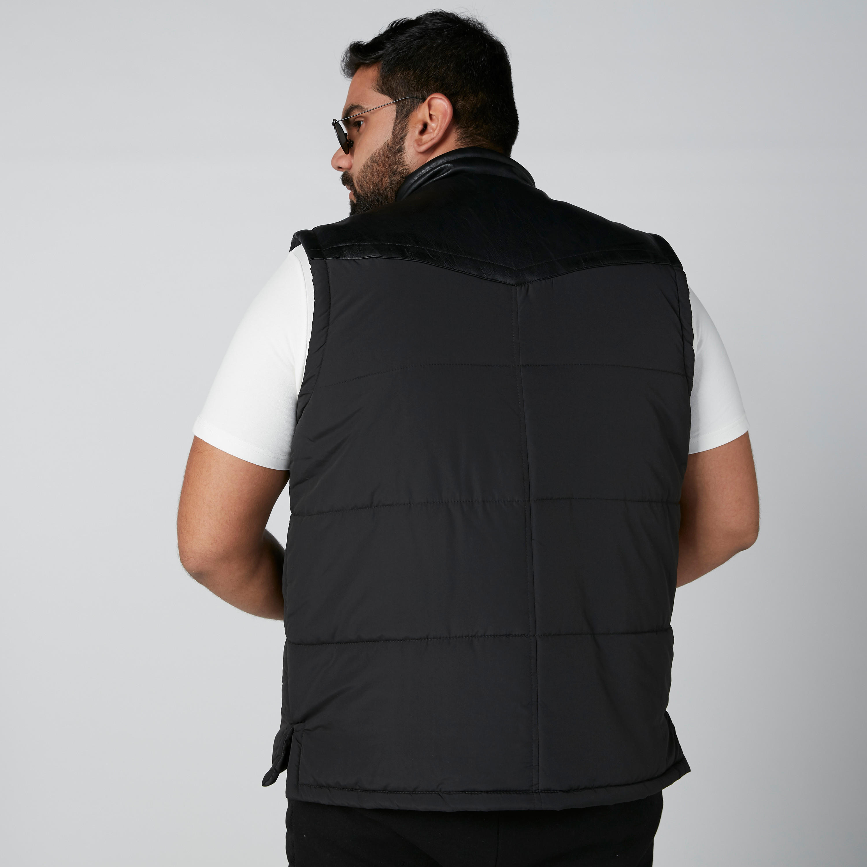 جاكيت دون أكمام بجيوب-men-clothing-jacketsandblazers-jackets-image-2