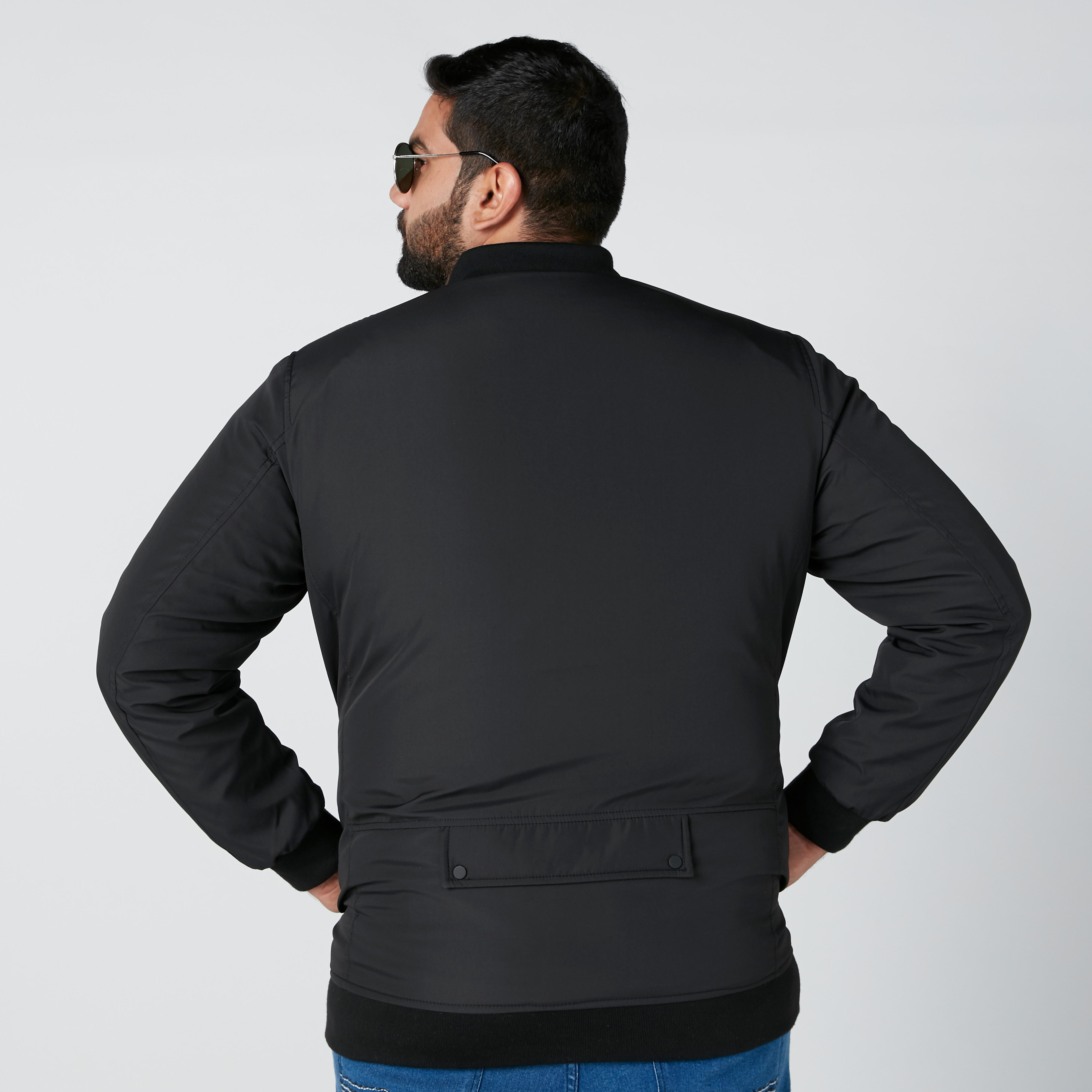 جاكيت خفيف بقصة عادية-men-clothing-jacketsandblazers-jackets-image-2