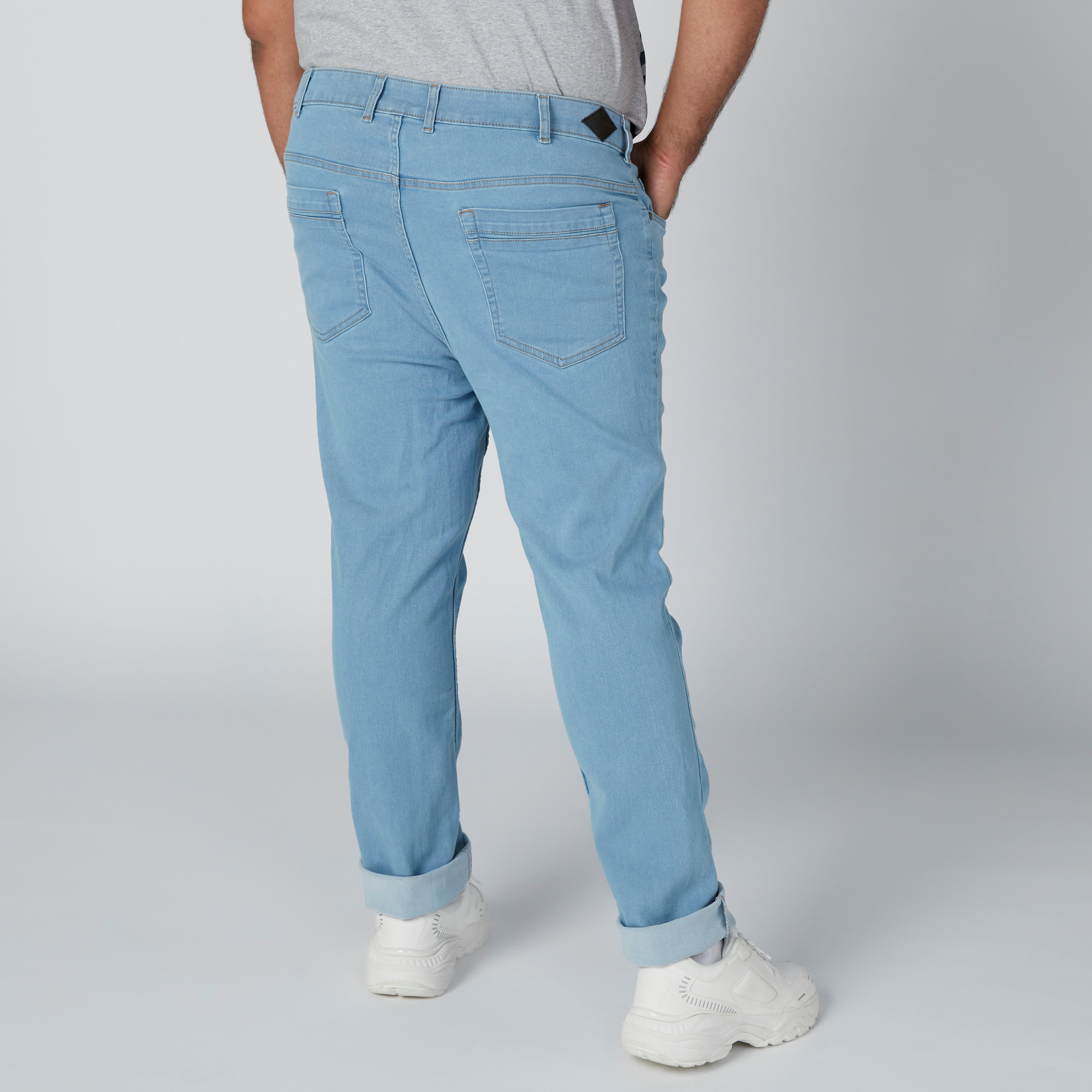بنطال جينز بخصر متوسط الارتفاع وجيوب-men-clothing-bottoms-jeans-image-2