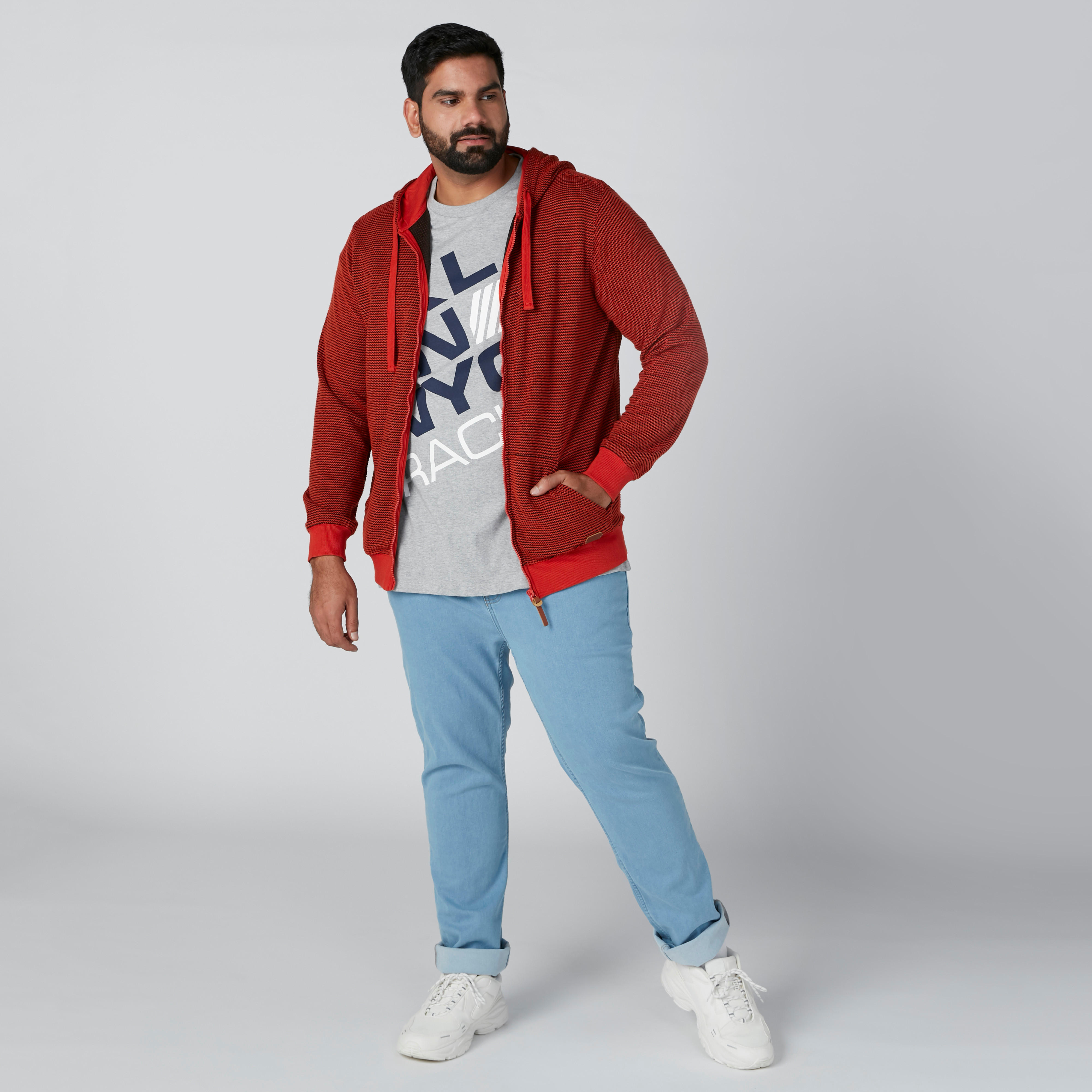 بنطال جينز بخصر متوسط الارتفاع وجيوب-men-clothing-bottoms-jeans-image-4