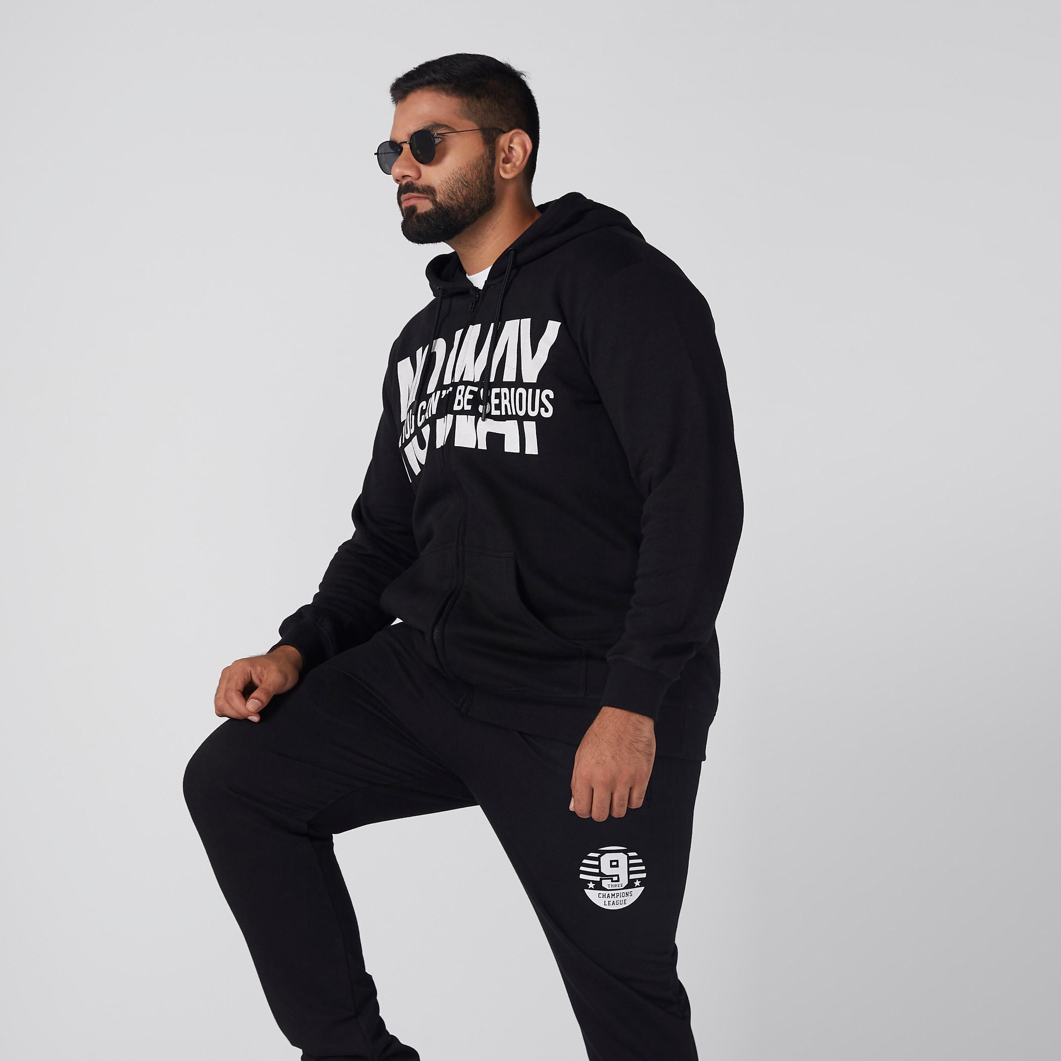 سويت شيرت بقبعة وأكمام طويلة وطبعات-men-clothing-jacketsandblazers-jackets-image-4