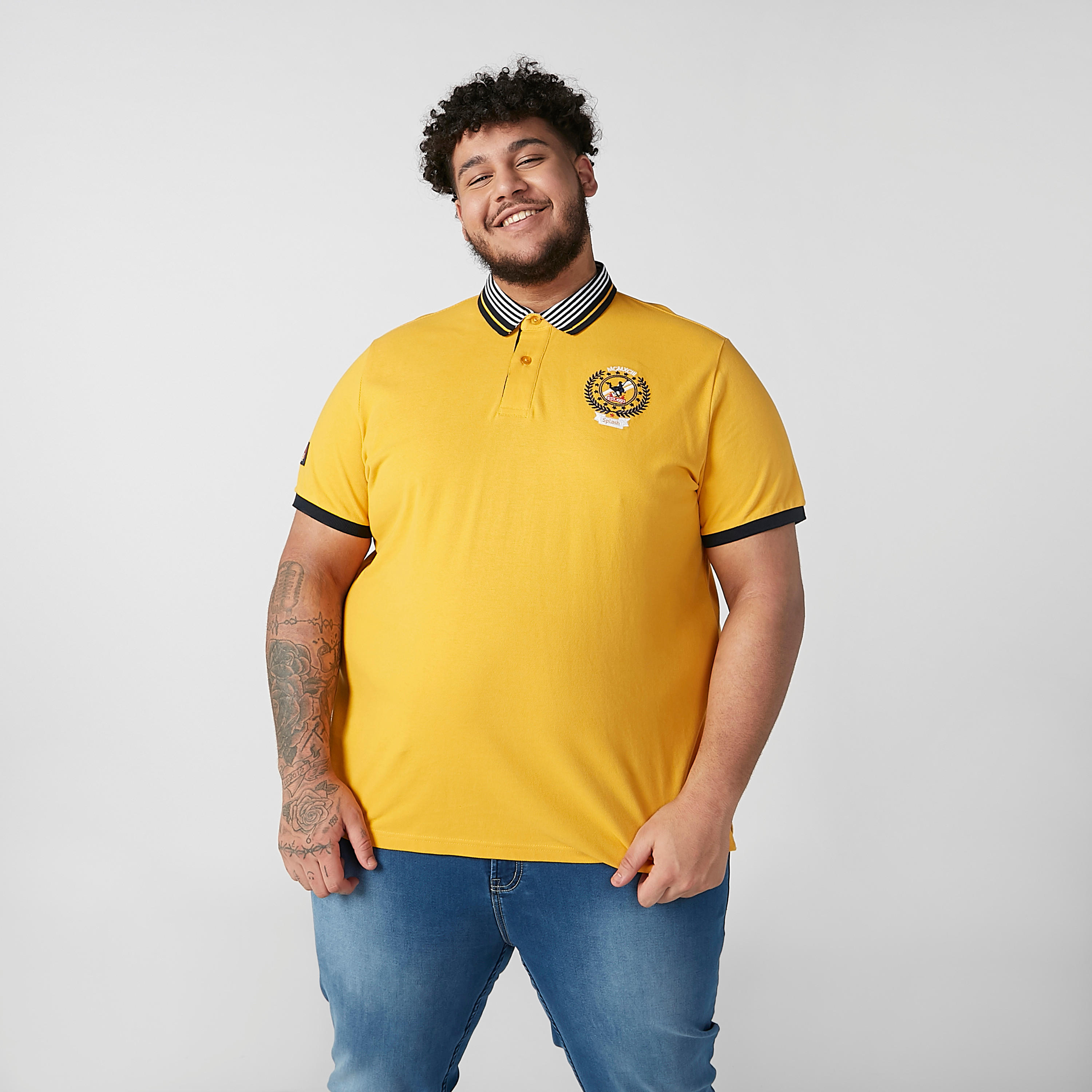 تيشيرت بولو مطرّز بأكمام قصيرة-men-clothing-tshirtsandpolos-polos-image-1