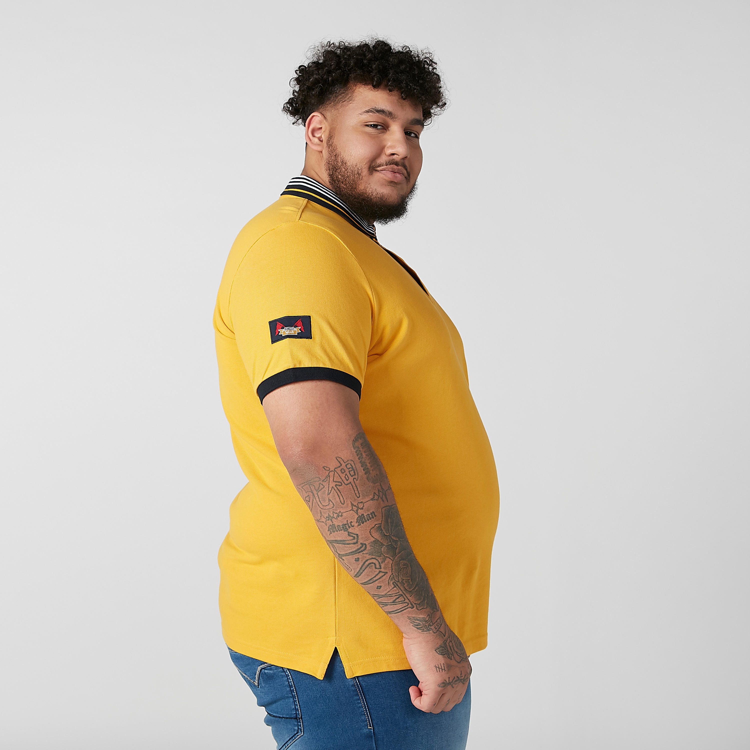 تيشيرت بولو مطرّز بأكمام قصيرة-men-clothing-tshirtsandpolos-polos-image-2