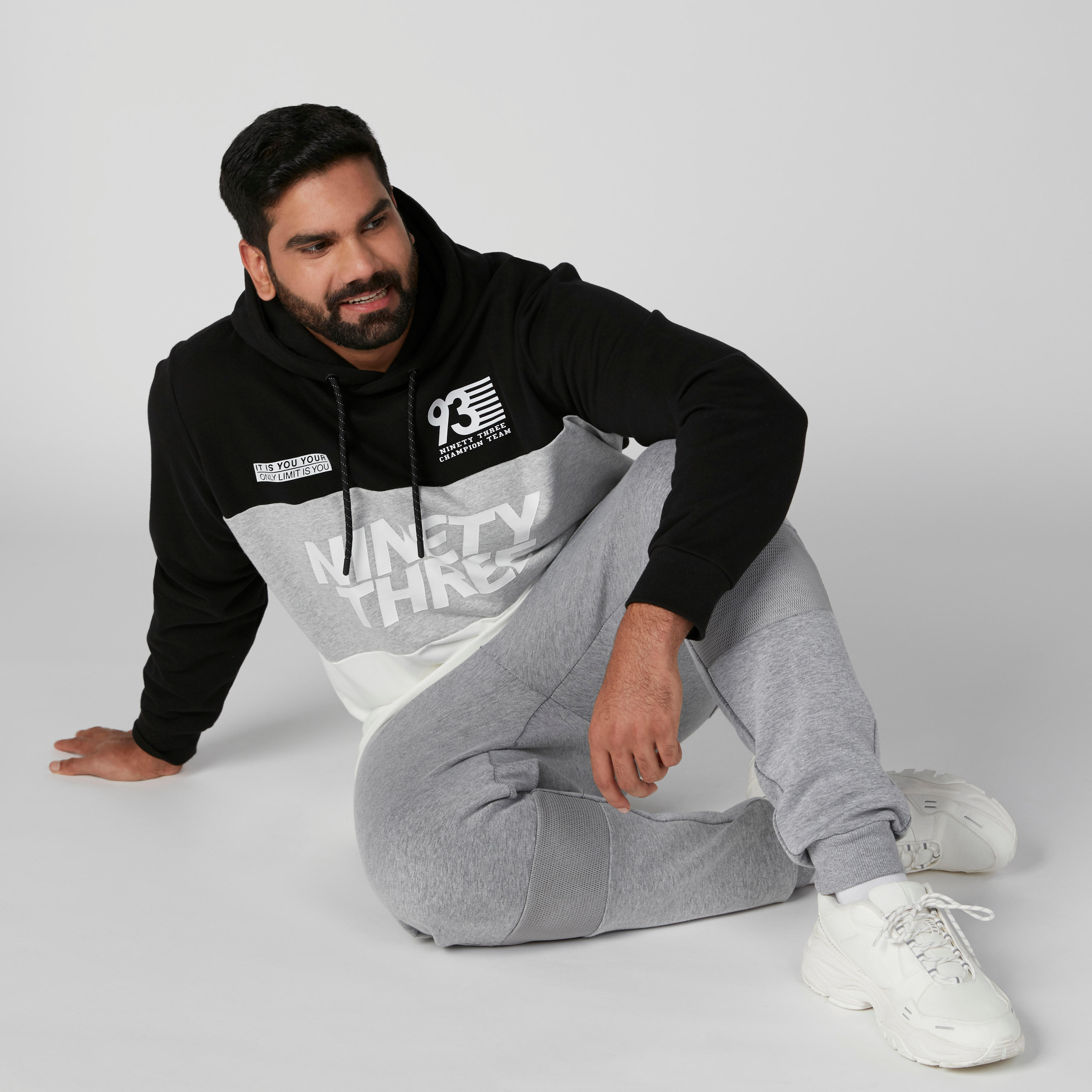 Printed Hoodie with Long Sleeves-men-winterwear-hoodiesandsweatshirts-image-3