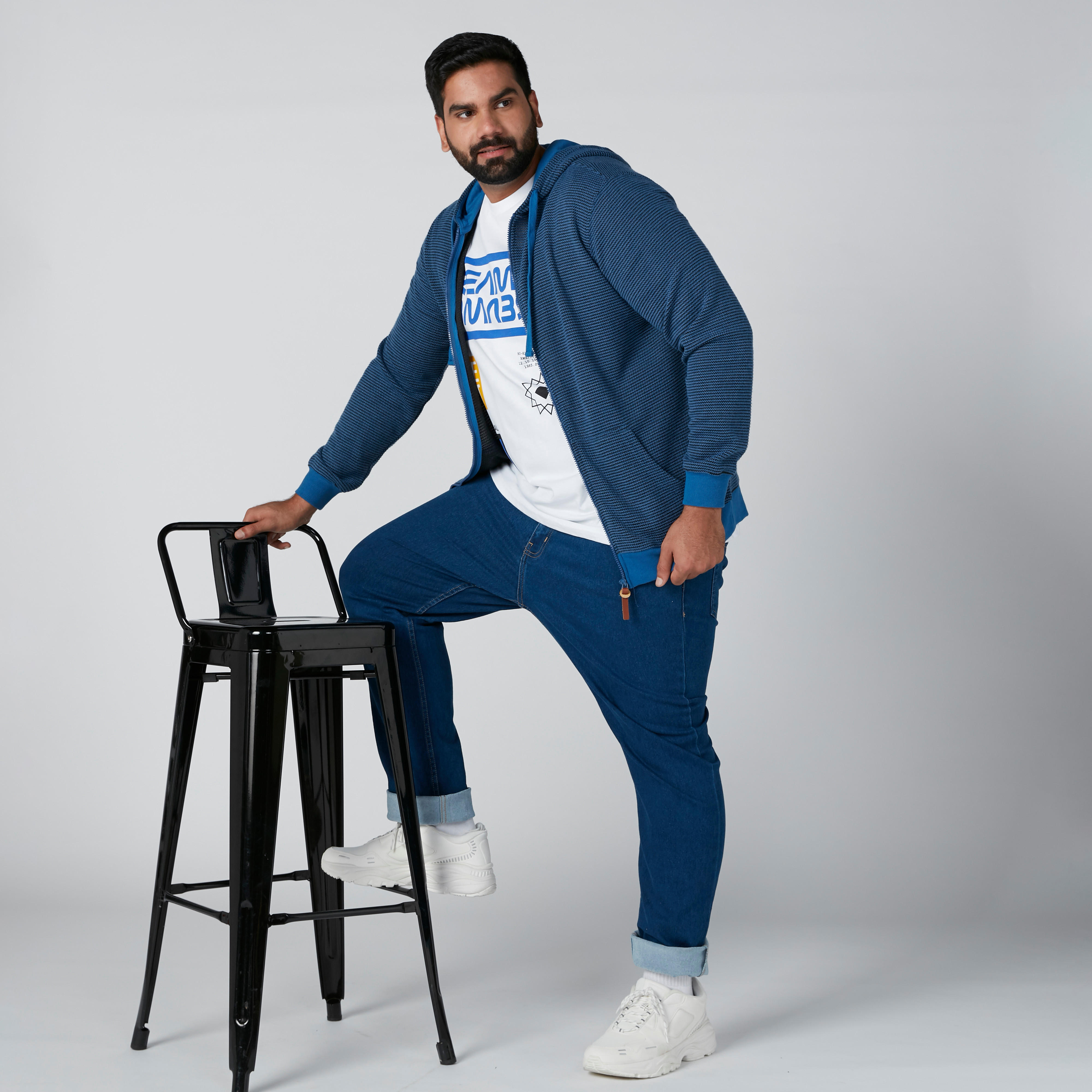 بنطال جينز بقصّة عادية وجيوب-men-clothing-bottoms-jeans-image-1
