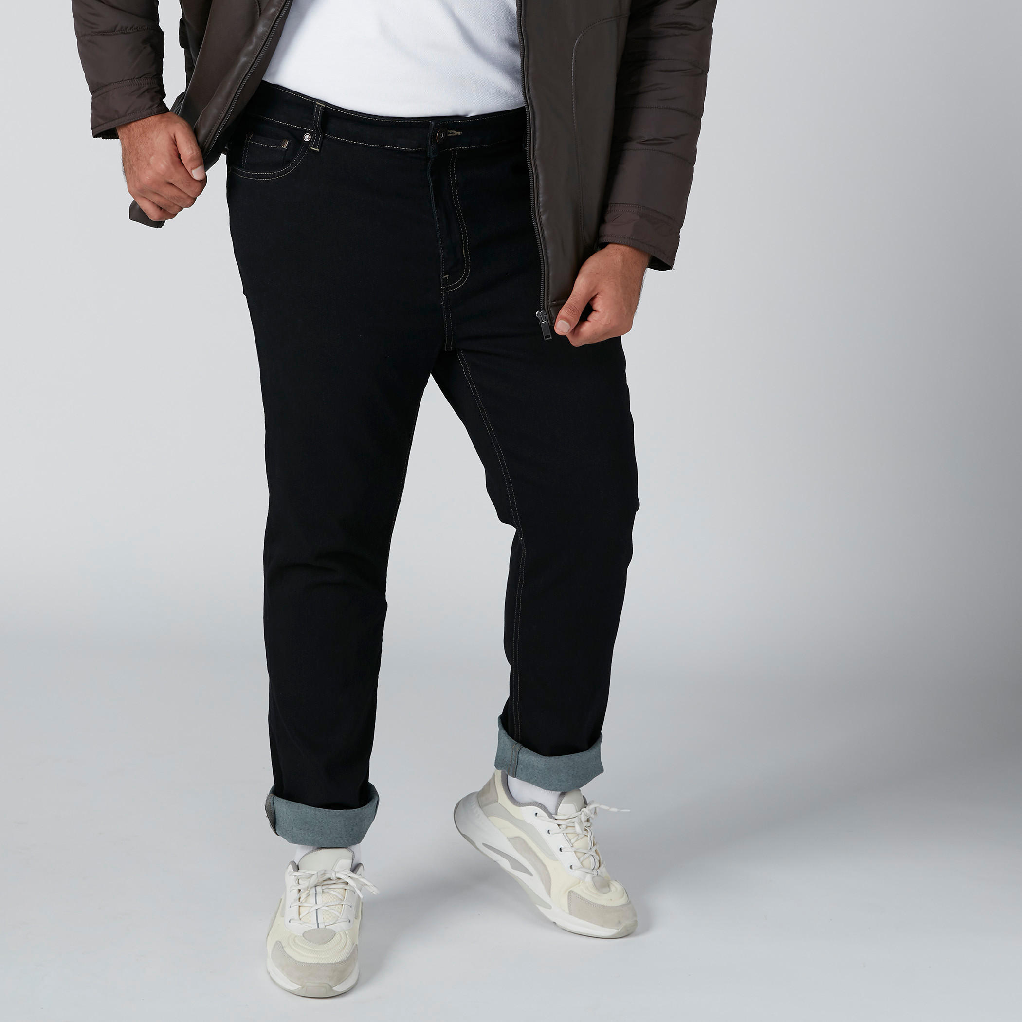 بنطال جينز بقصّة عادية وجيوب ودرزات-men-clothing-bottoms-jeans-image-1