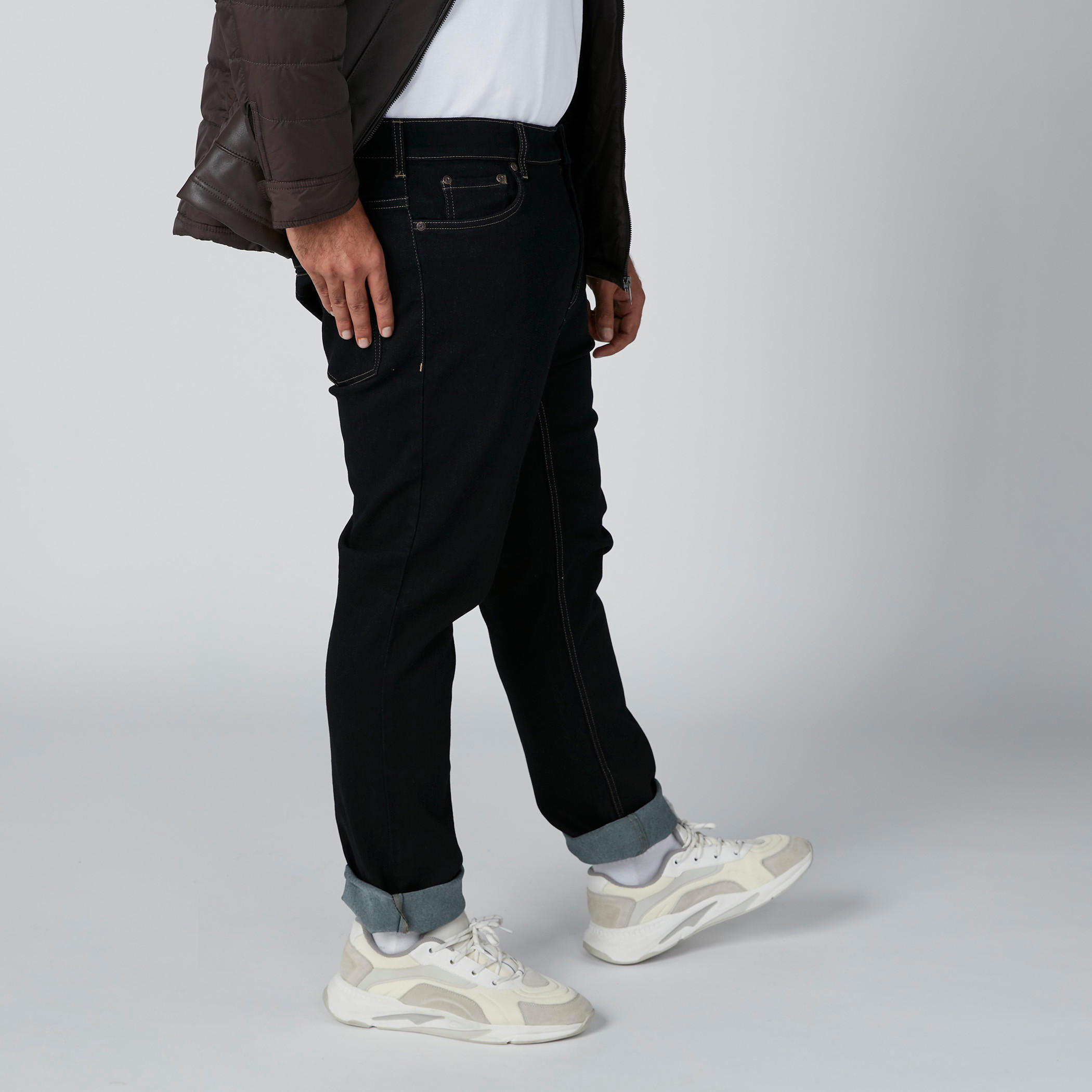 بنطال جينز بقصّة عادية وجيوب ودرزات-men-clothing-bottoms-jeans-image-4