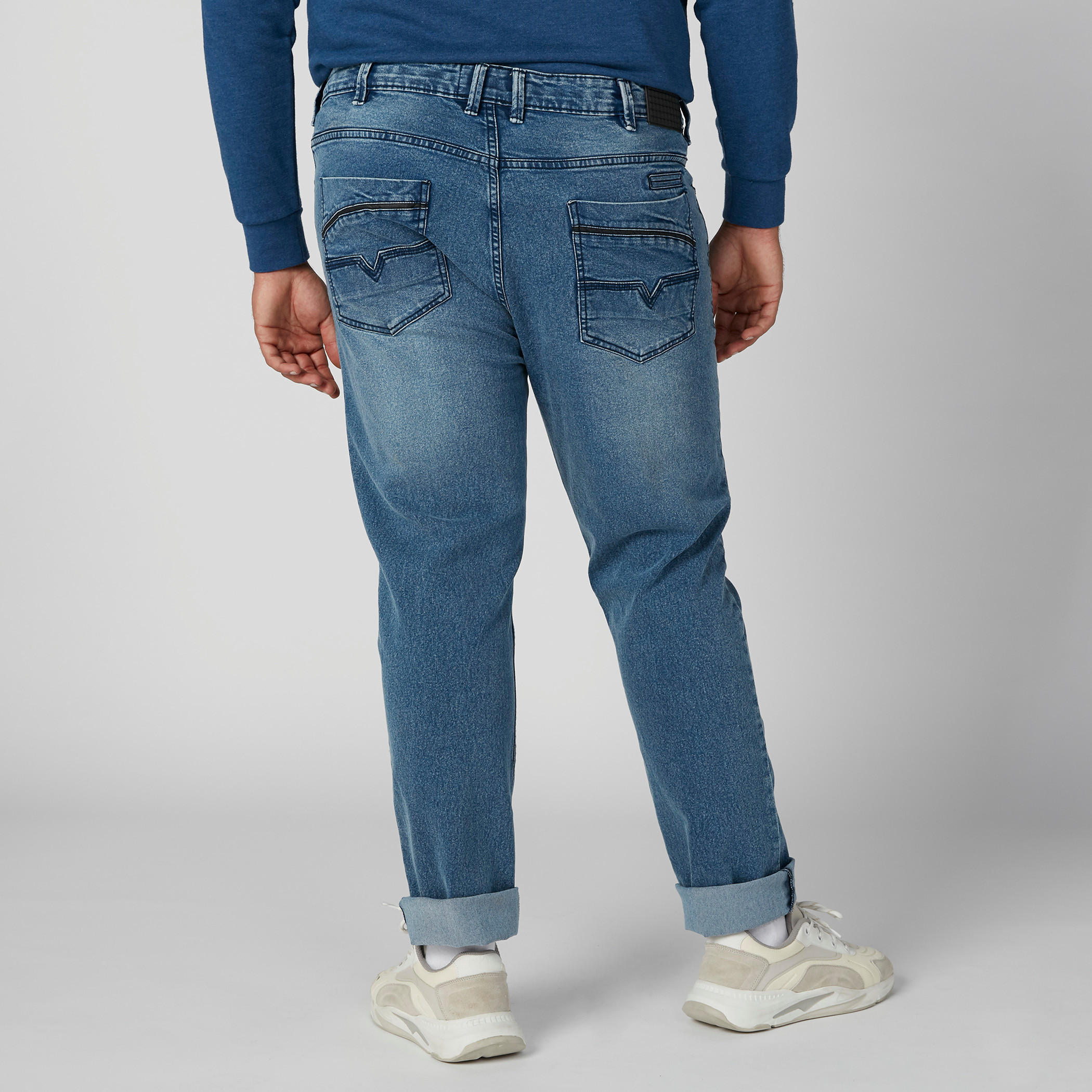 بنطال جينز بخصر متوسط الارتفاع وجيوب-men-clothing-bottoms-jeans-image-6