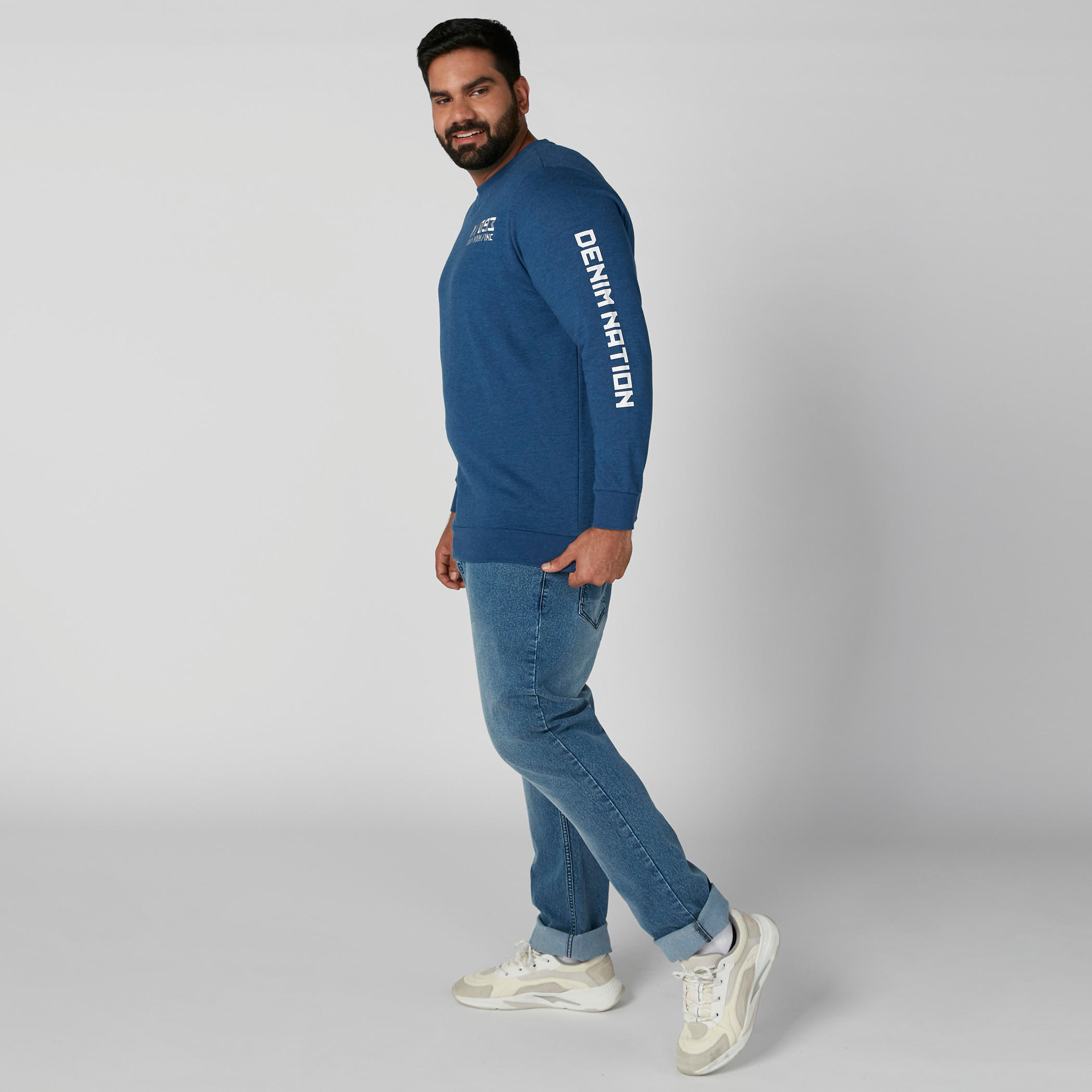 بنطال جينز بخصر متوسط الارتفاع وجيوب-men-clothing-bottoms-jeans-image-5