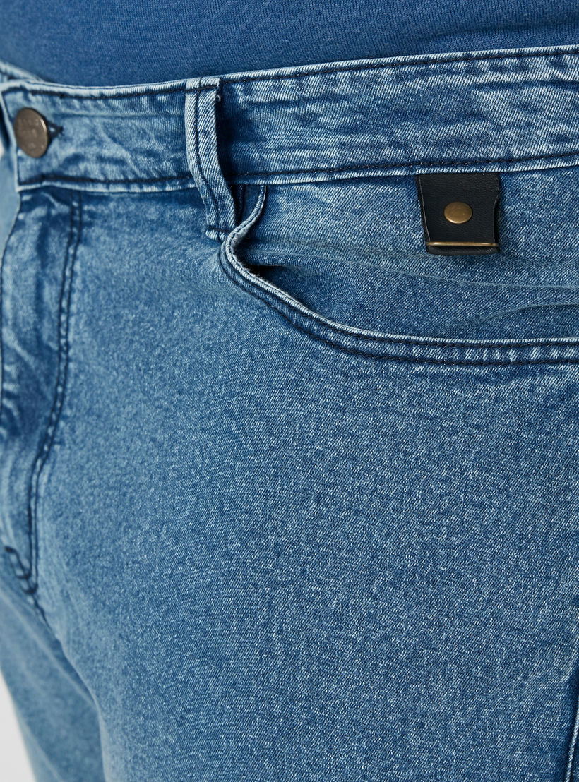 بنطال جينز بخصر متوسط الارتفاع وجيوب-men-clothing-bottoms-jeans-image-1