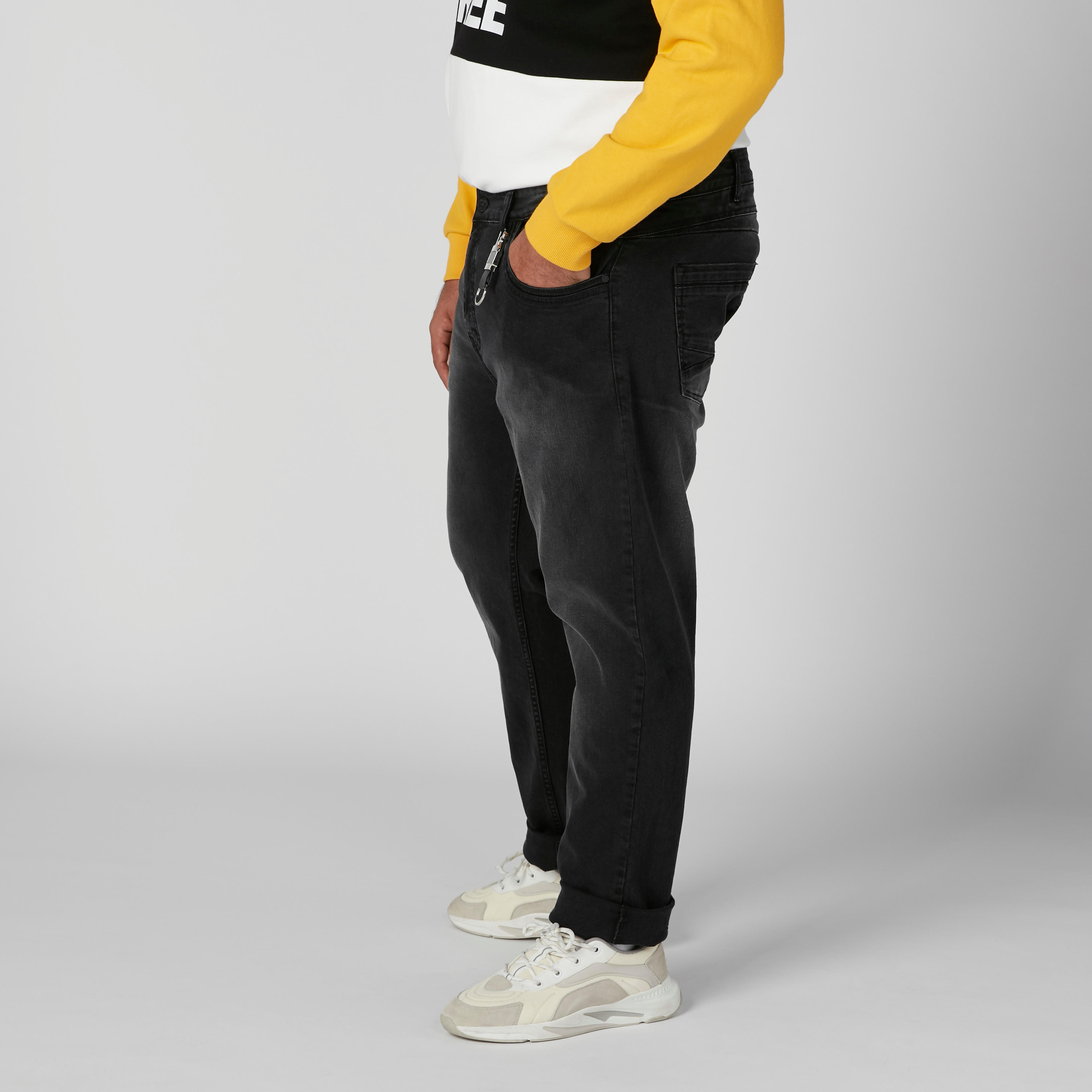 Mid-Rise Jeans in Regular Fit-men-clothing-bottoms-jeans-image-4