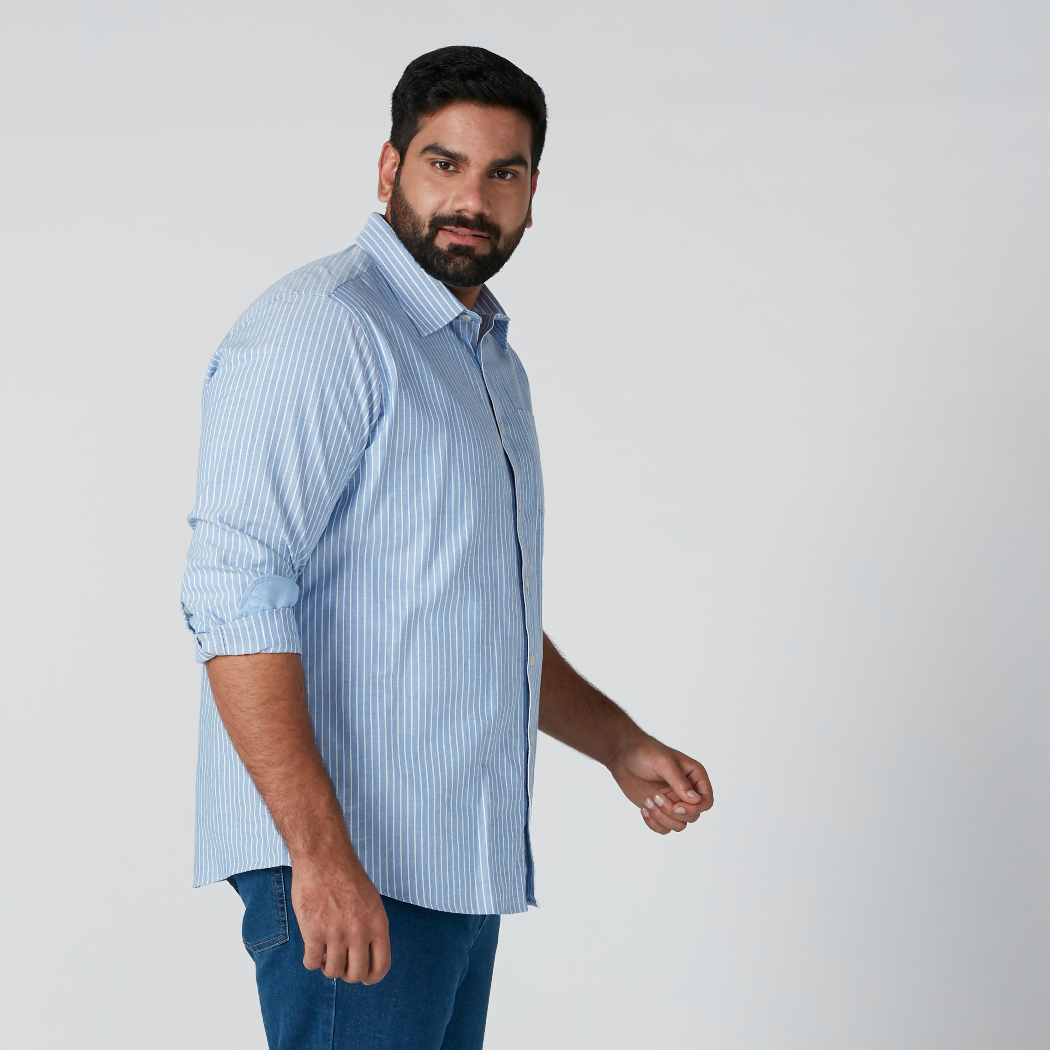 قميص مقلّم بقصّة عاديّة-men-clothing-shirts-image-1