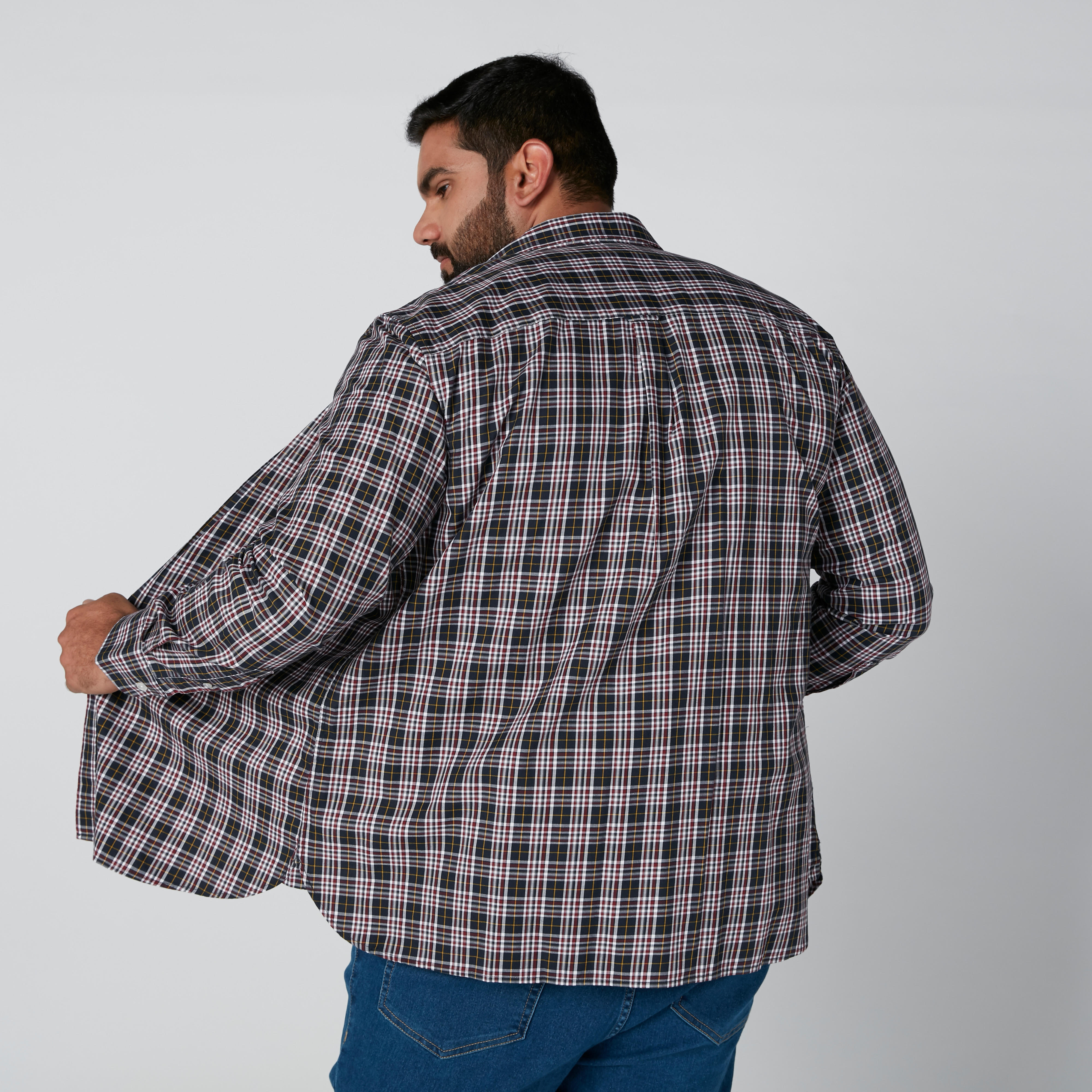 قميص بتصميم كاروهات وأكمام طويلة-men-clothing-shirts-image-3