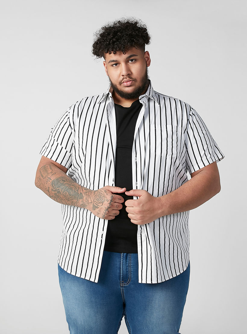 قميص مقلّم بياقة عاديّة وأكمام قصيرة-men-clothing-shirts-image-5