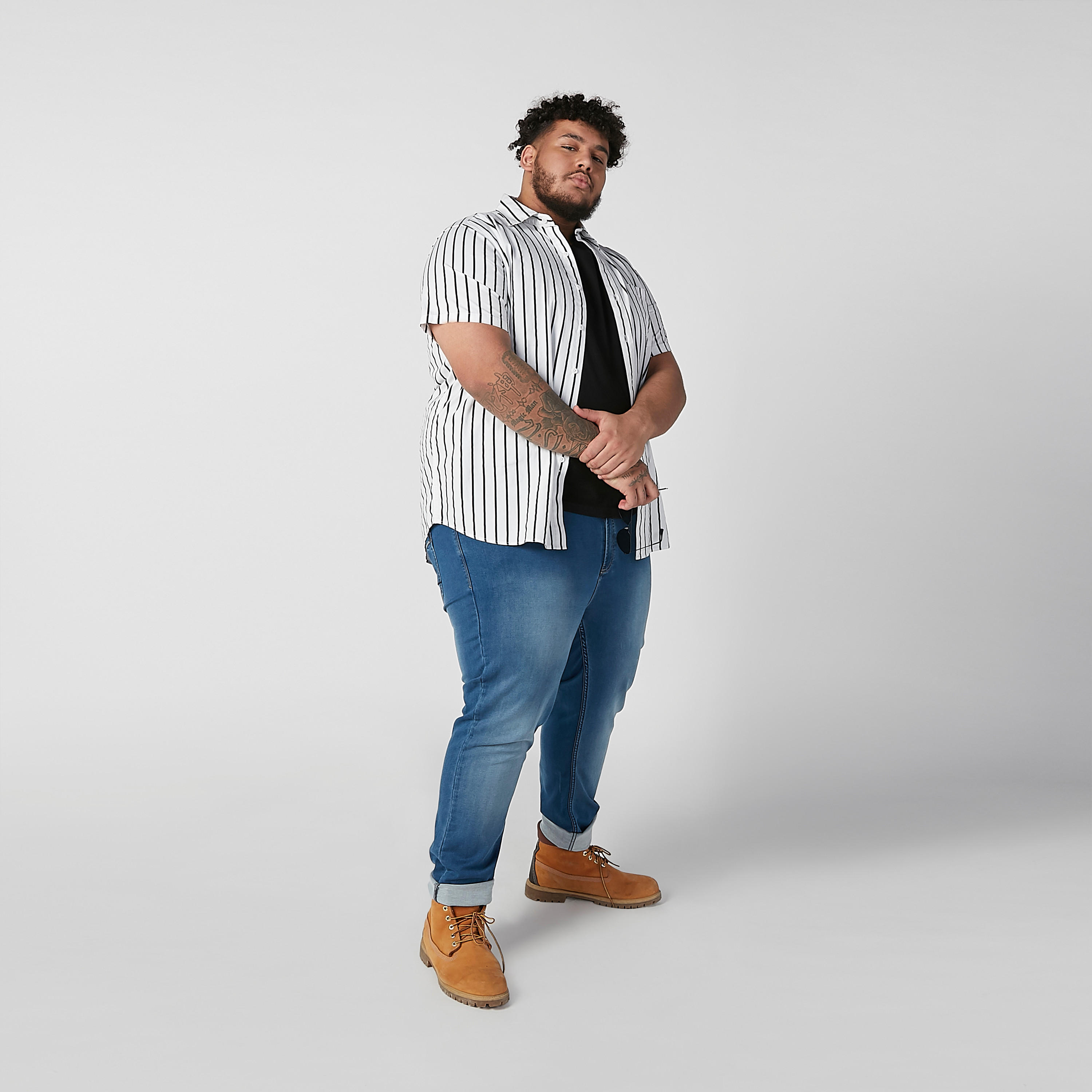 قميص مقلّم بياقة عاديّة وأكمام قصيرة-men-clothing-shirts-image-6