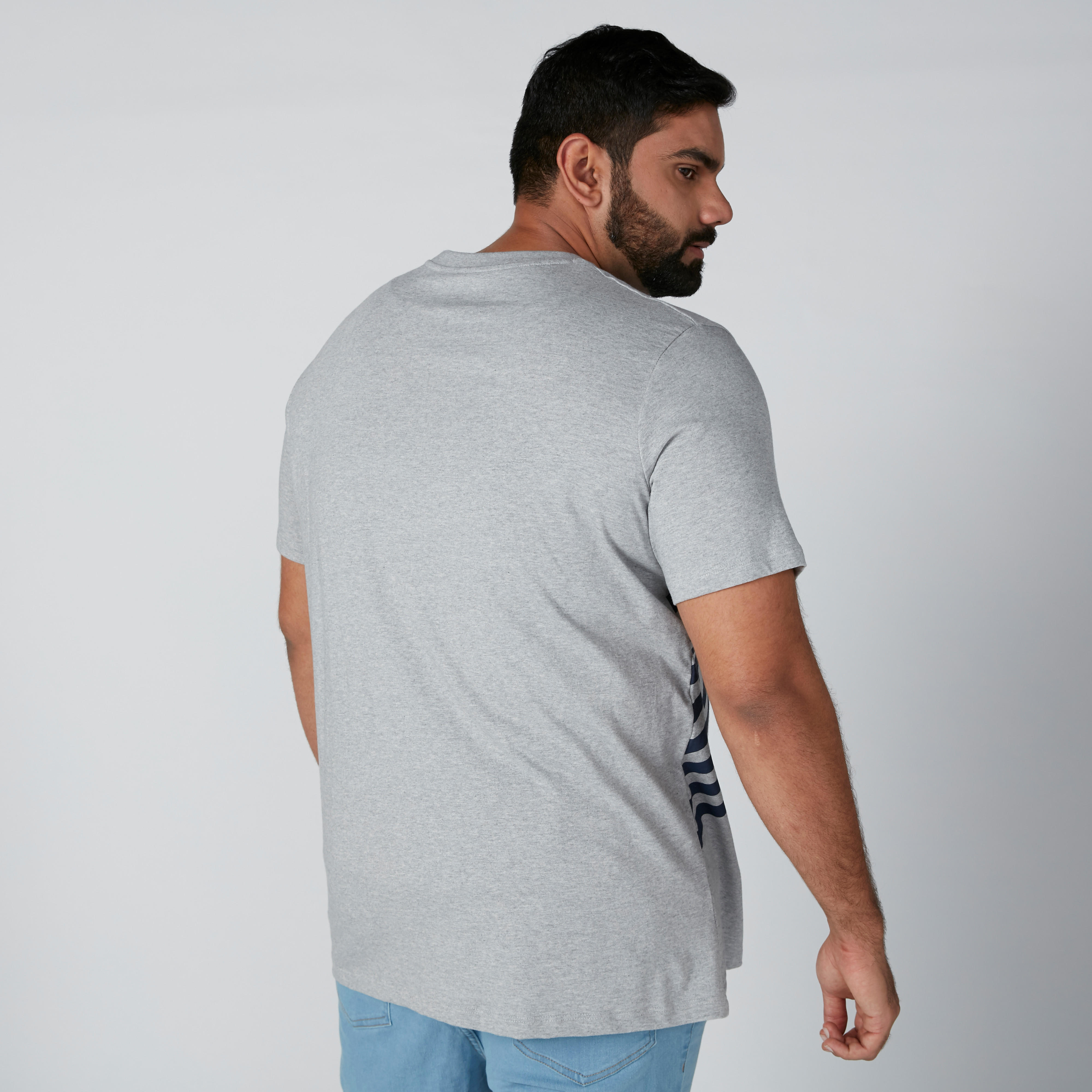 تيشيرت بأكمام قصيرة وطباعة جرافيك-men-clothing-tshirtsandpolos-tshirts-image-3
