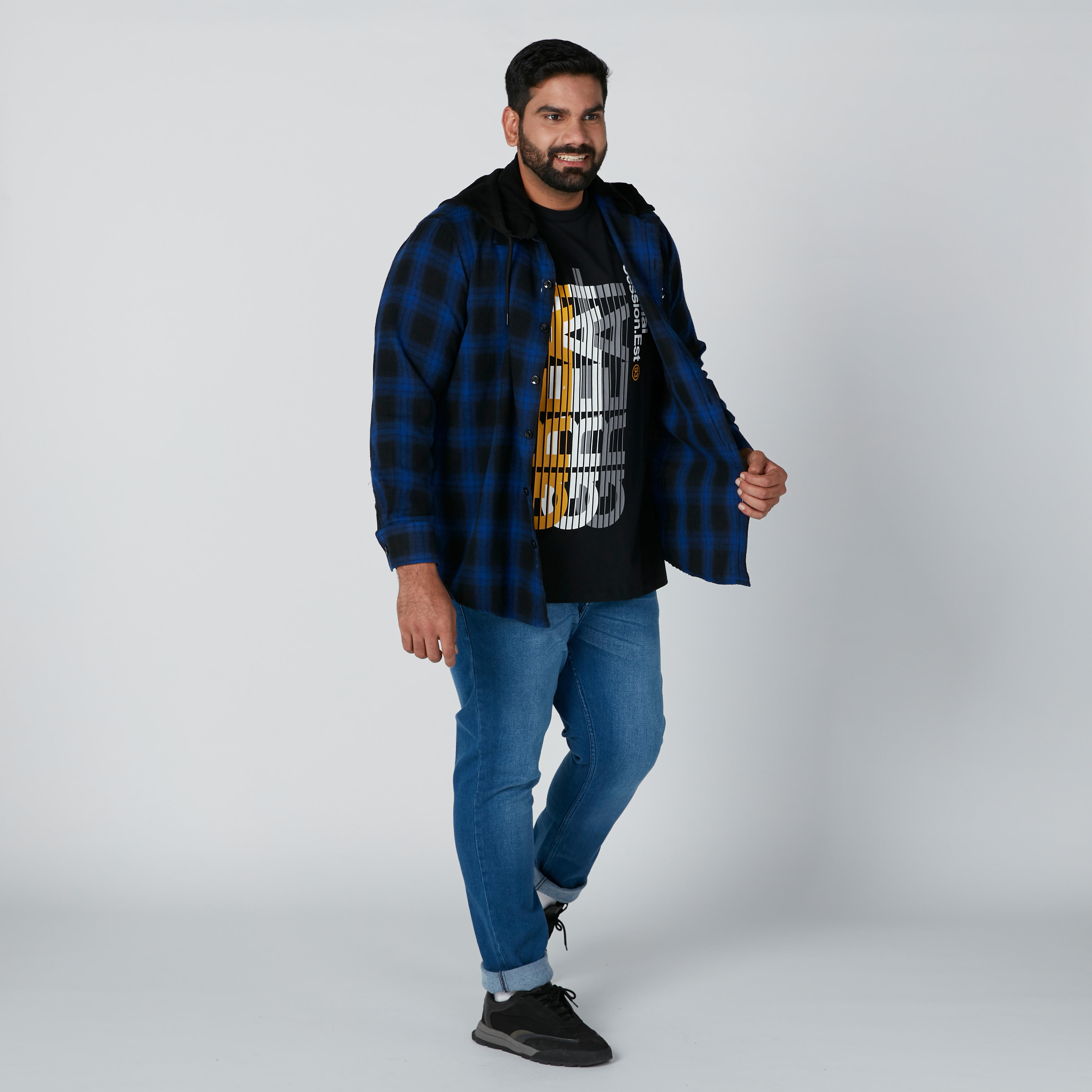 تيشيرت بأكمام قصيرة وطبعات نصيّة-men-clothing-tshirtsandpolos-tshirts-image-3