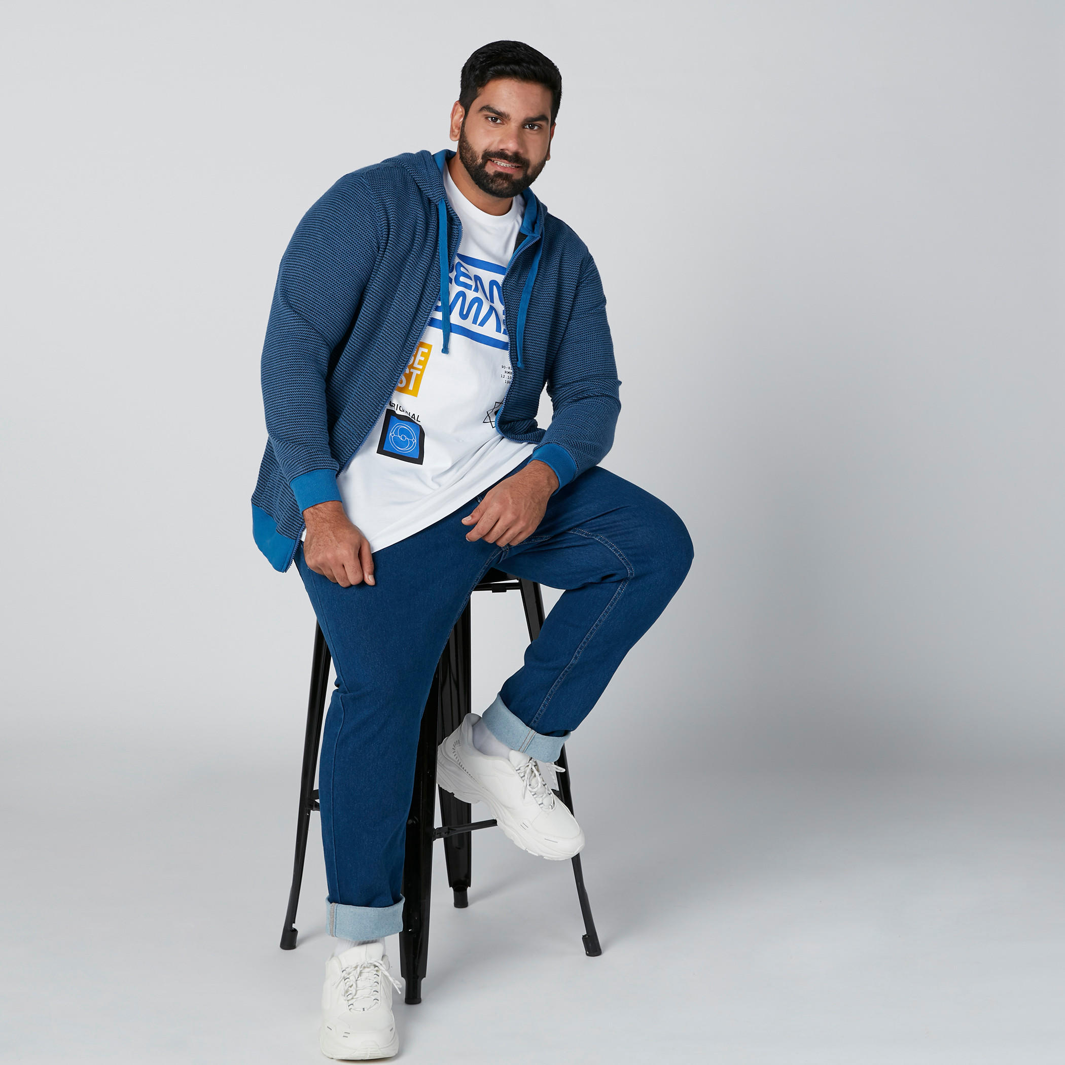 تيشيرت منقوشة بأكمام قصيرة-men-clothing-tshirtsandpolos-tshirts-image-3