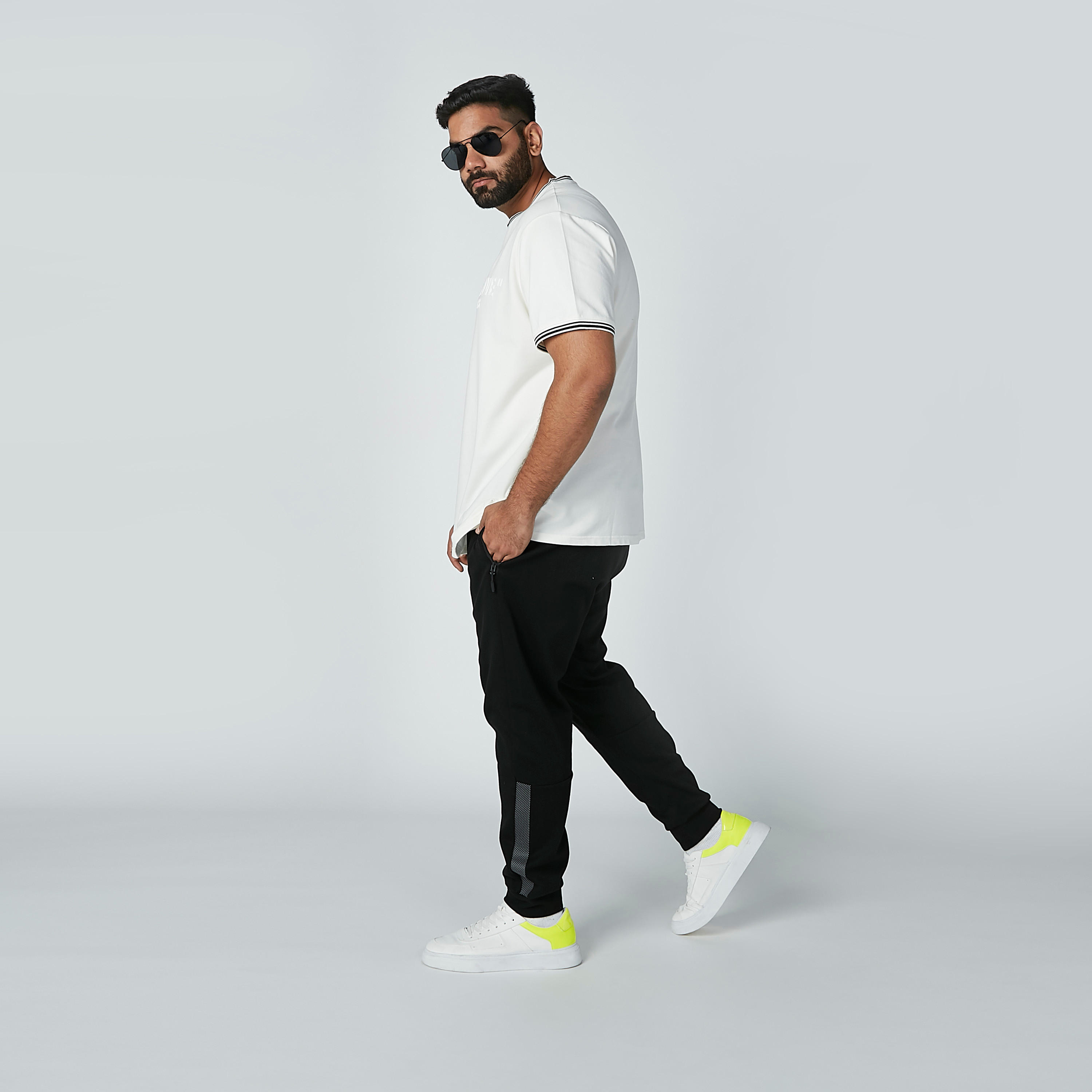 بنطال رياضي بخصر متوسط وشريطة وجيوب-men-clothing-bottoms-joggers-image-1