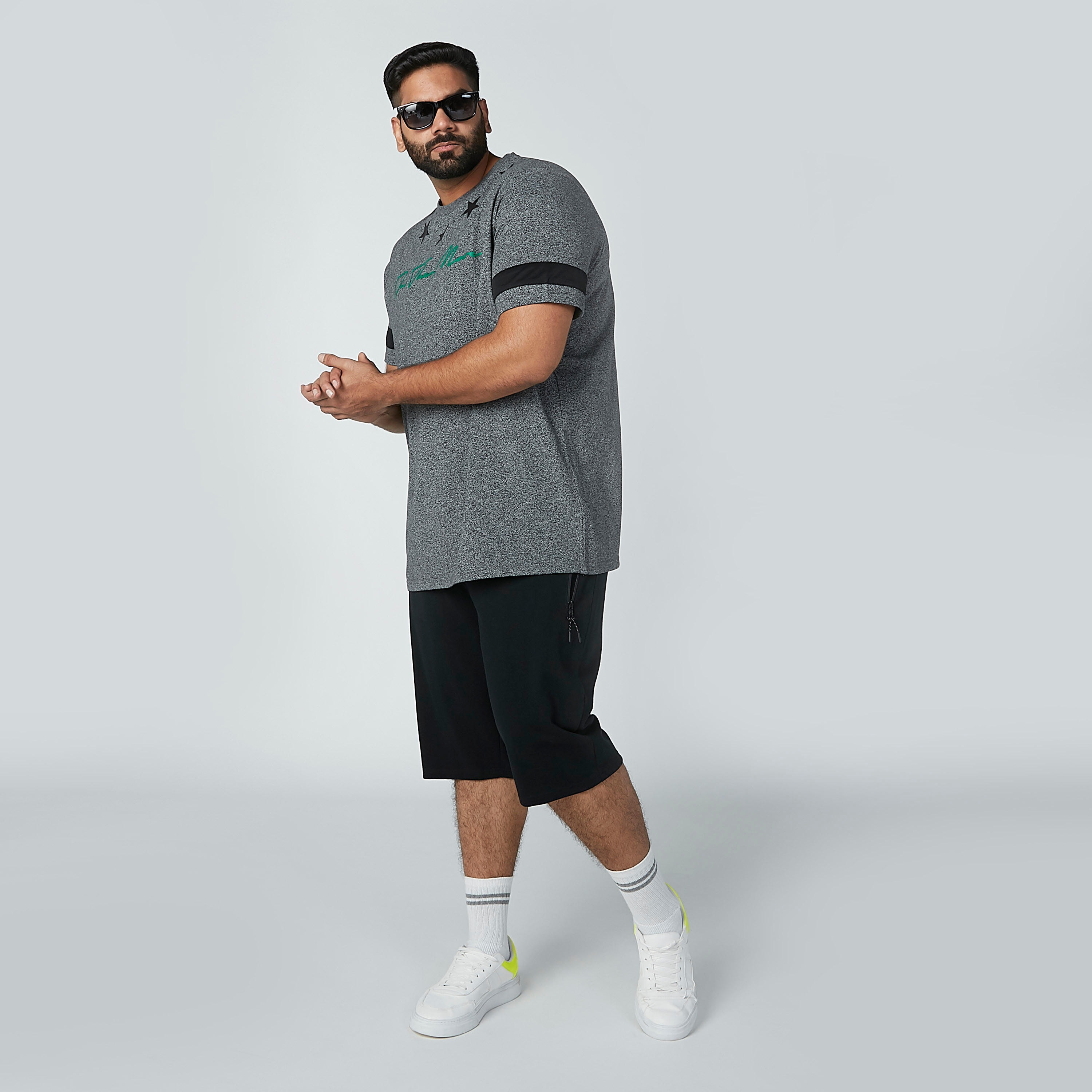شورت سادة برباط وجيوب-men-clothing-bottoms-shorts-image-1