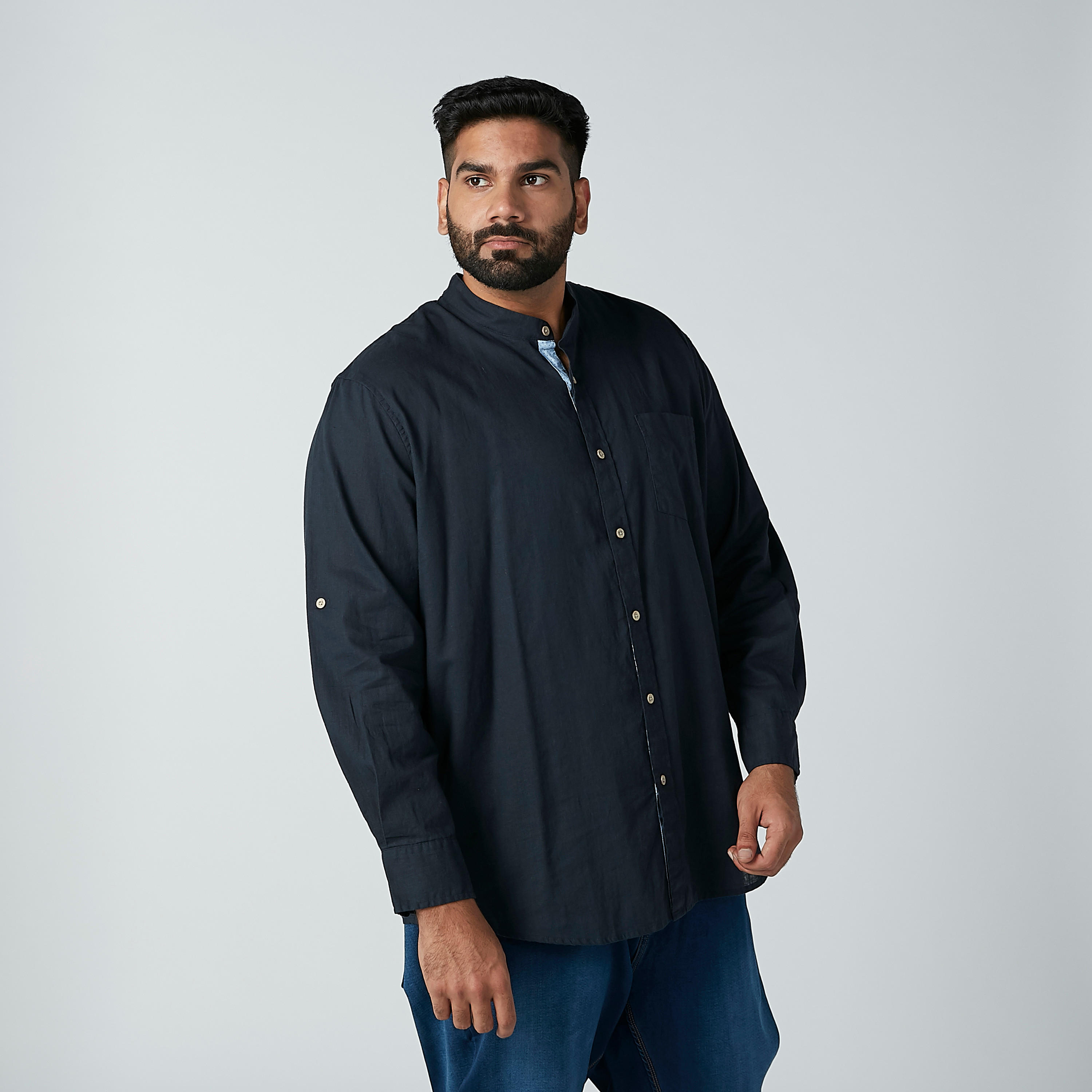 قميص سادة بياقة ماندارين وأكمام طويلة-men-clothing-shirts-image-2