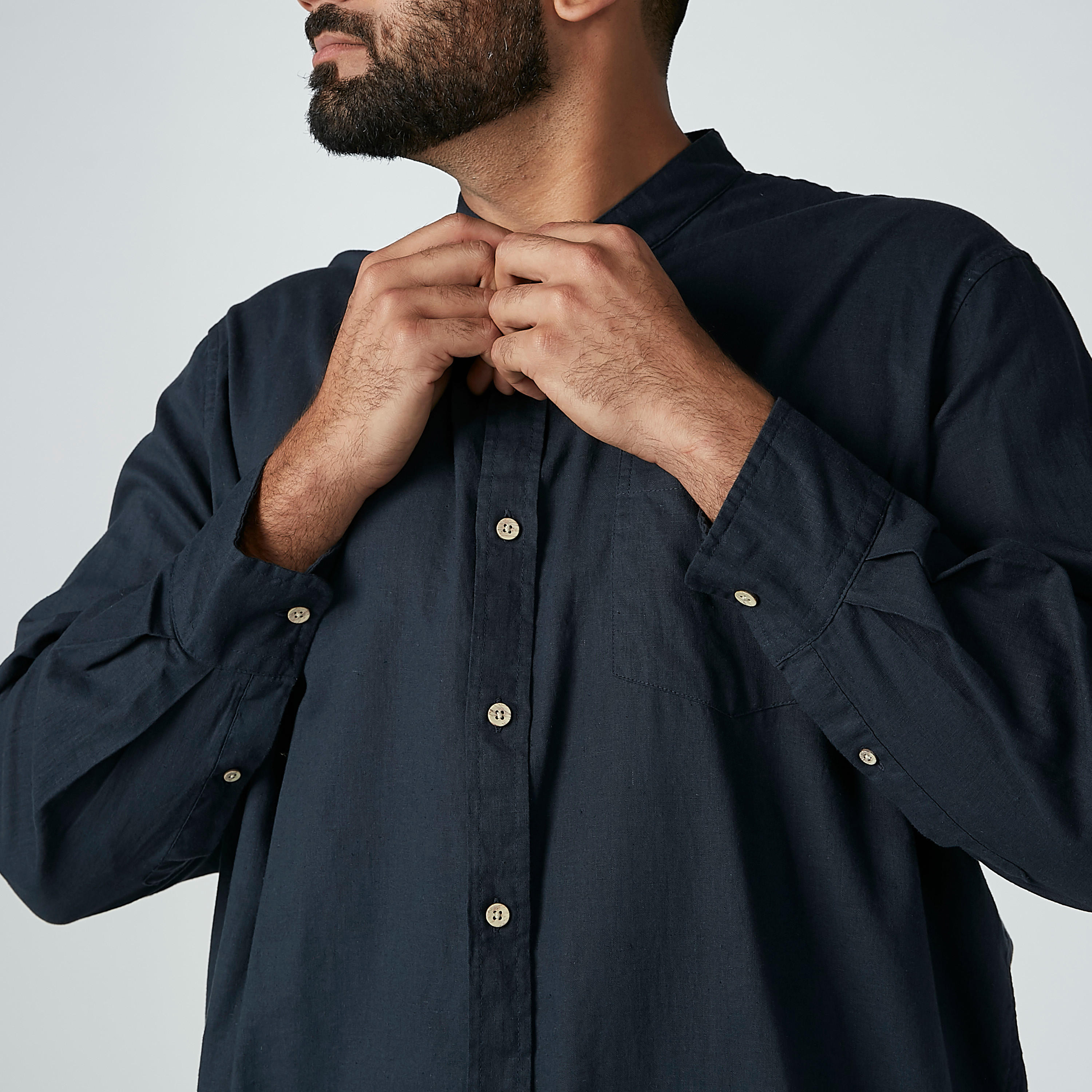 قميص سادة بياقة ماندارين وأكمام طويلة-men-clothing-shirts-image-3